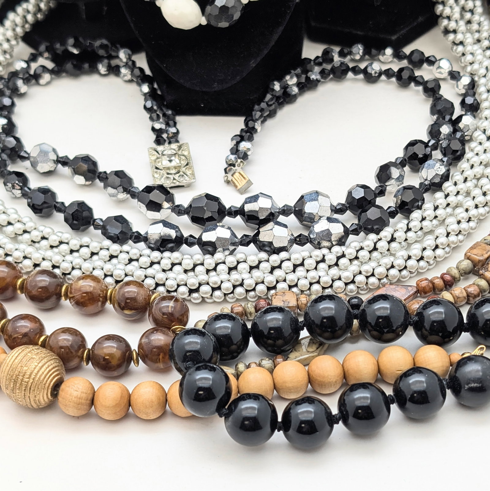 Large Lot of Beaded Costume Ladies Necklaces - 4