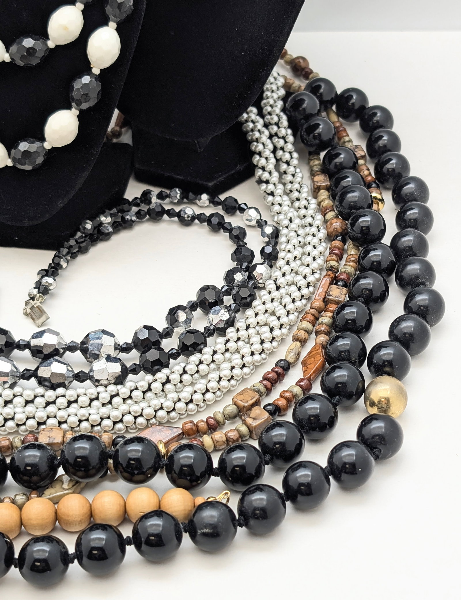 Large Lot of Beaded Costume Ladies Necklaces - 5