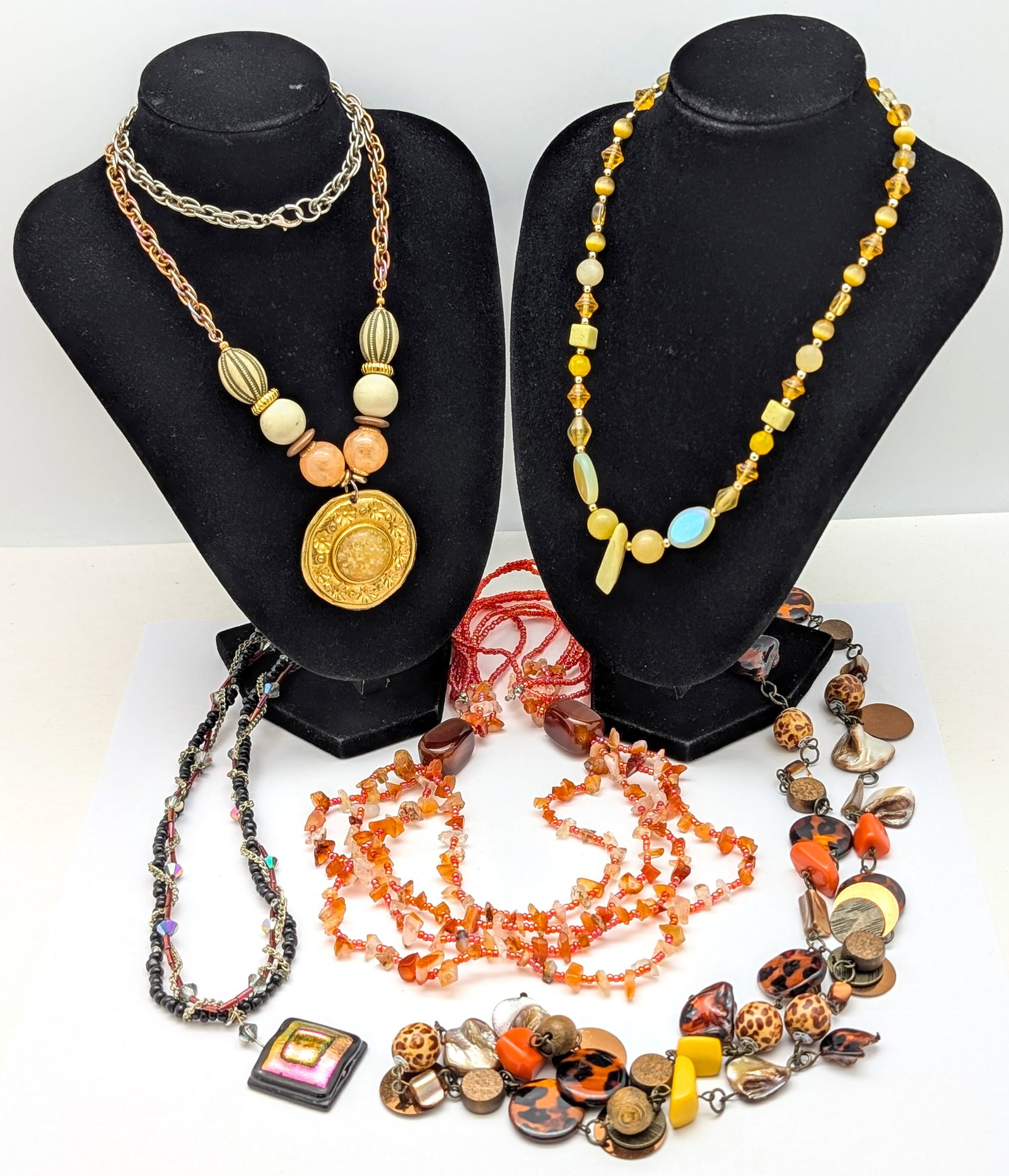 Lot of 5 Vibrant Costume Ladies Necklaces (1 of 7)