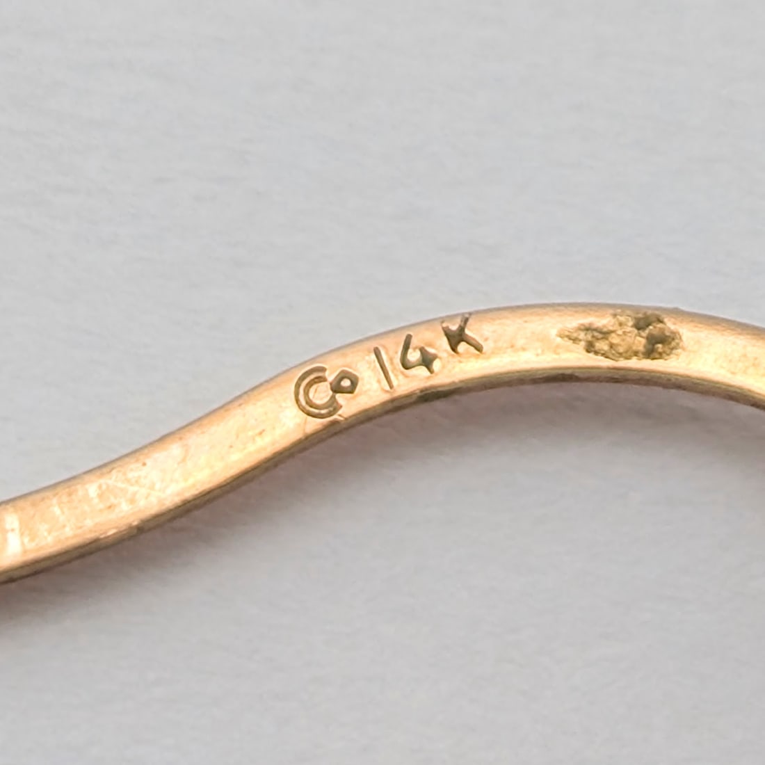 14K Gold Hammered Ladies Hoop Earrings - 1.28g - 3