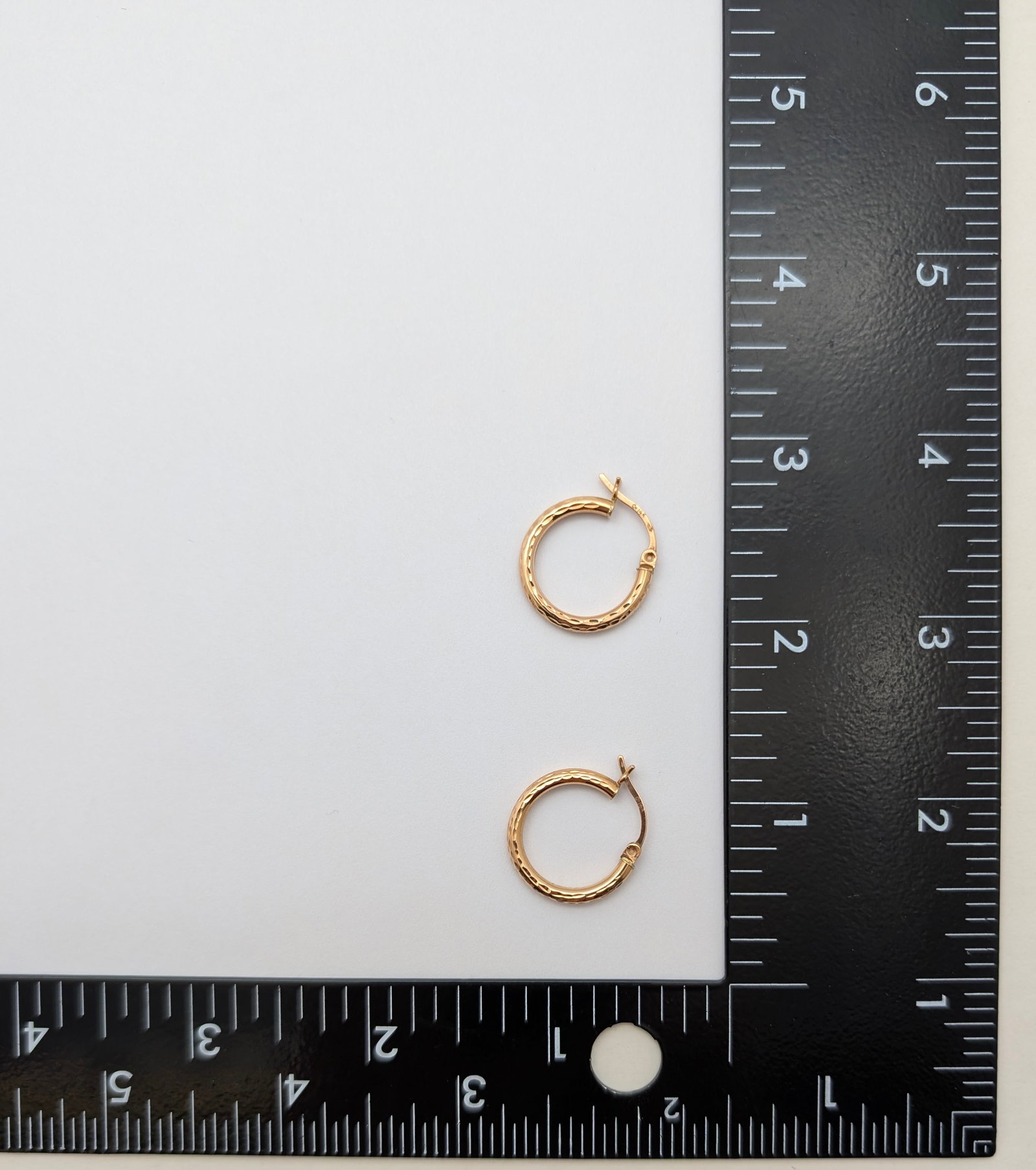 14K Gold Hammered Ladies Hoop Earrings - 1.28g - 4