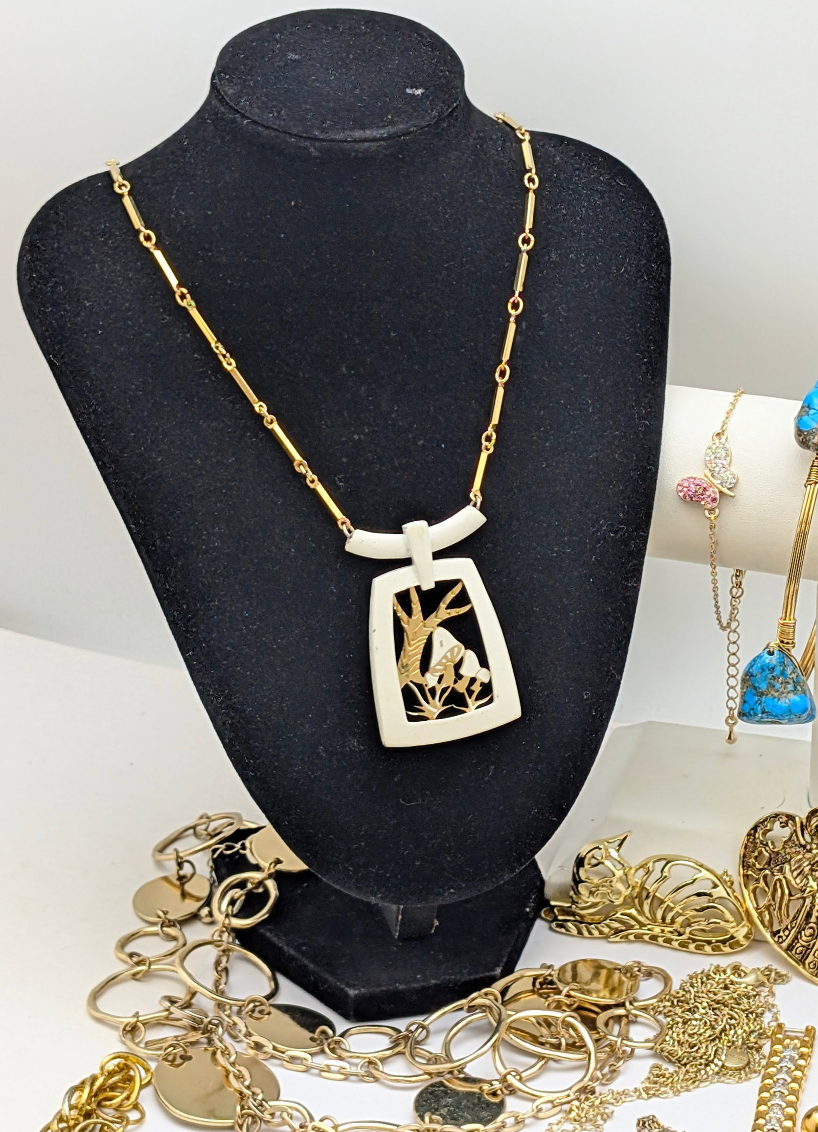 Large Lot of Gold tone Ladies Jewelry - Necklaces, Bracelets, Earrings, etc. - 2