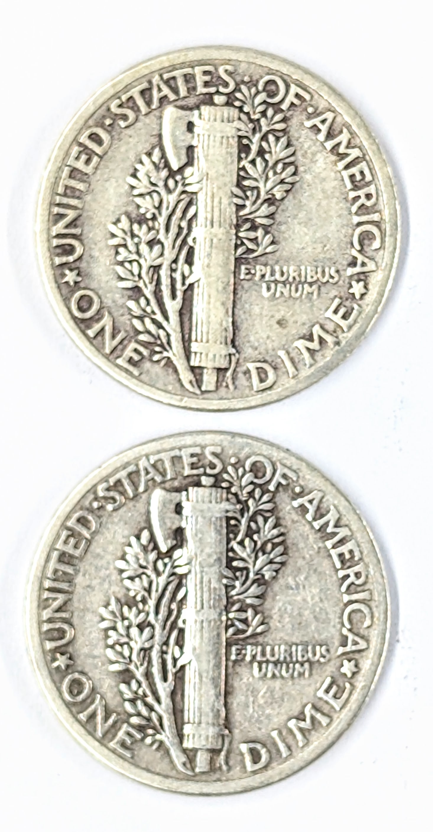 Lot of 2 Silver Mercury Dimes - Both 1939 - 2