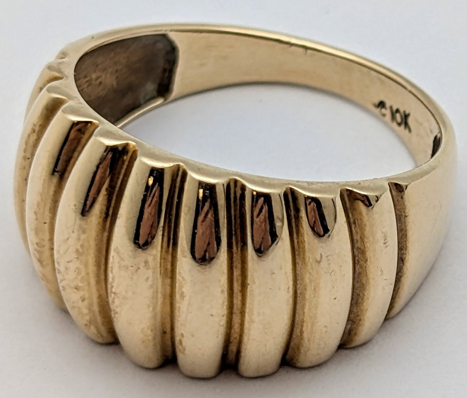 Vintage 10K Gold Chunky Ribbed Dome Ring- 3.72g - 4