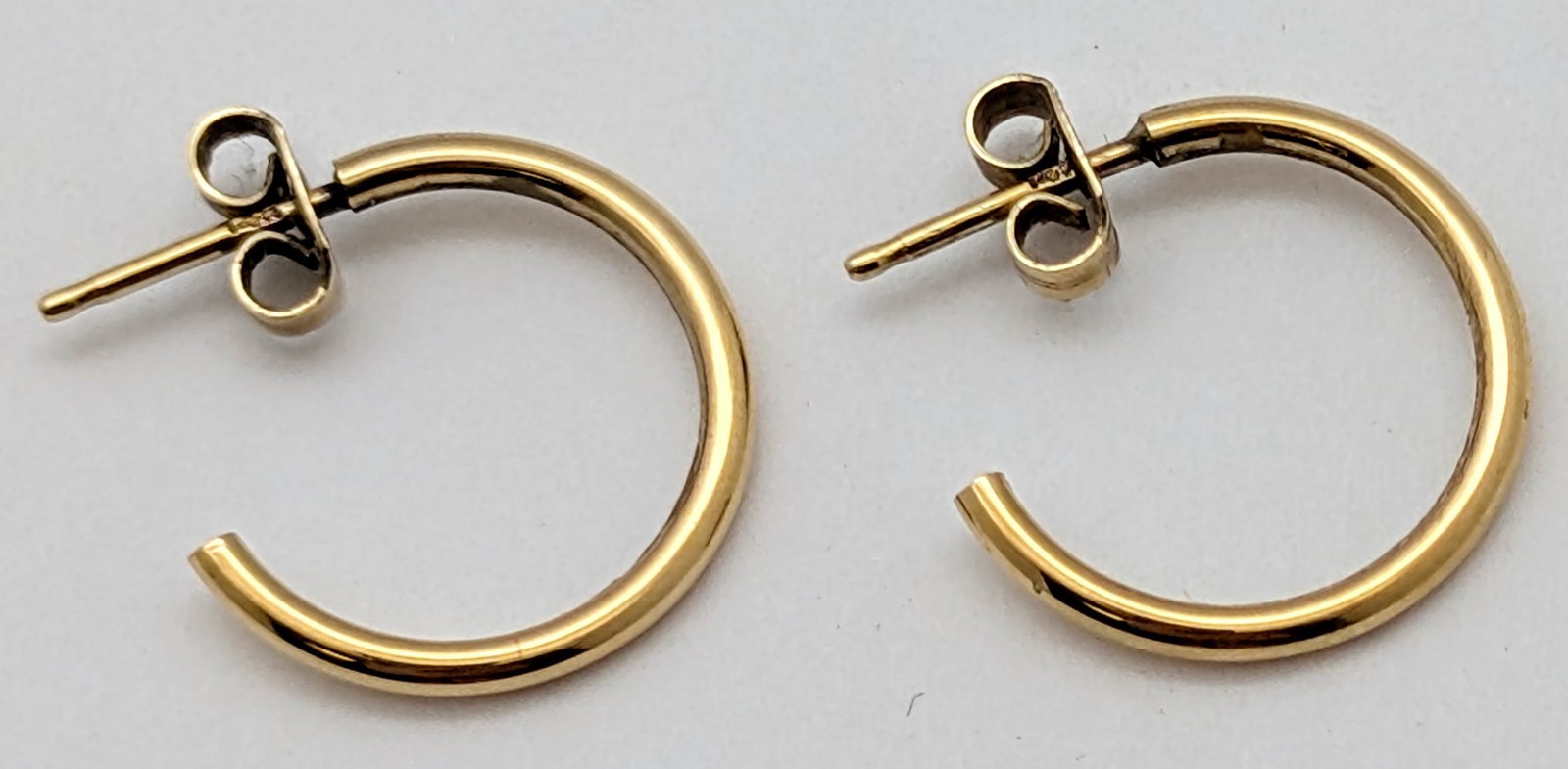 14k Gold Open Hoop Earrings- 1g: Jewelry