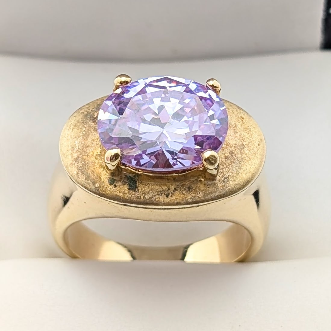 Costume Gold tone Lavender Oval Gemstone Ladies Ring (1 of 5)