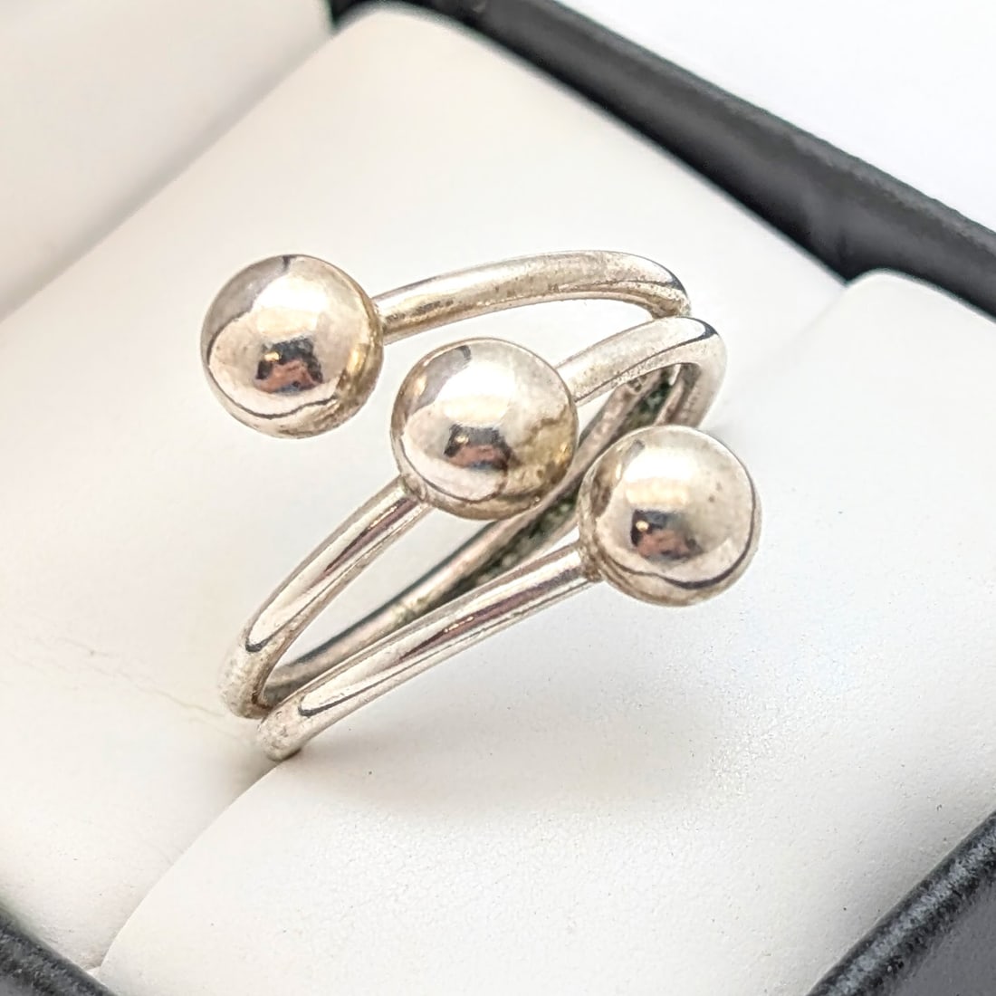 Lot of 2 Sterling Silver Ladies Rings - Modern designs - 2