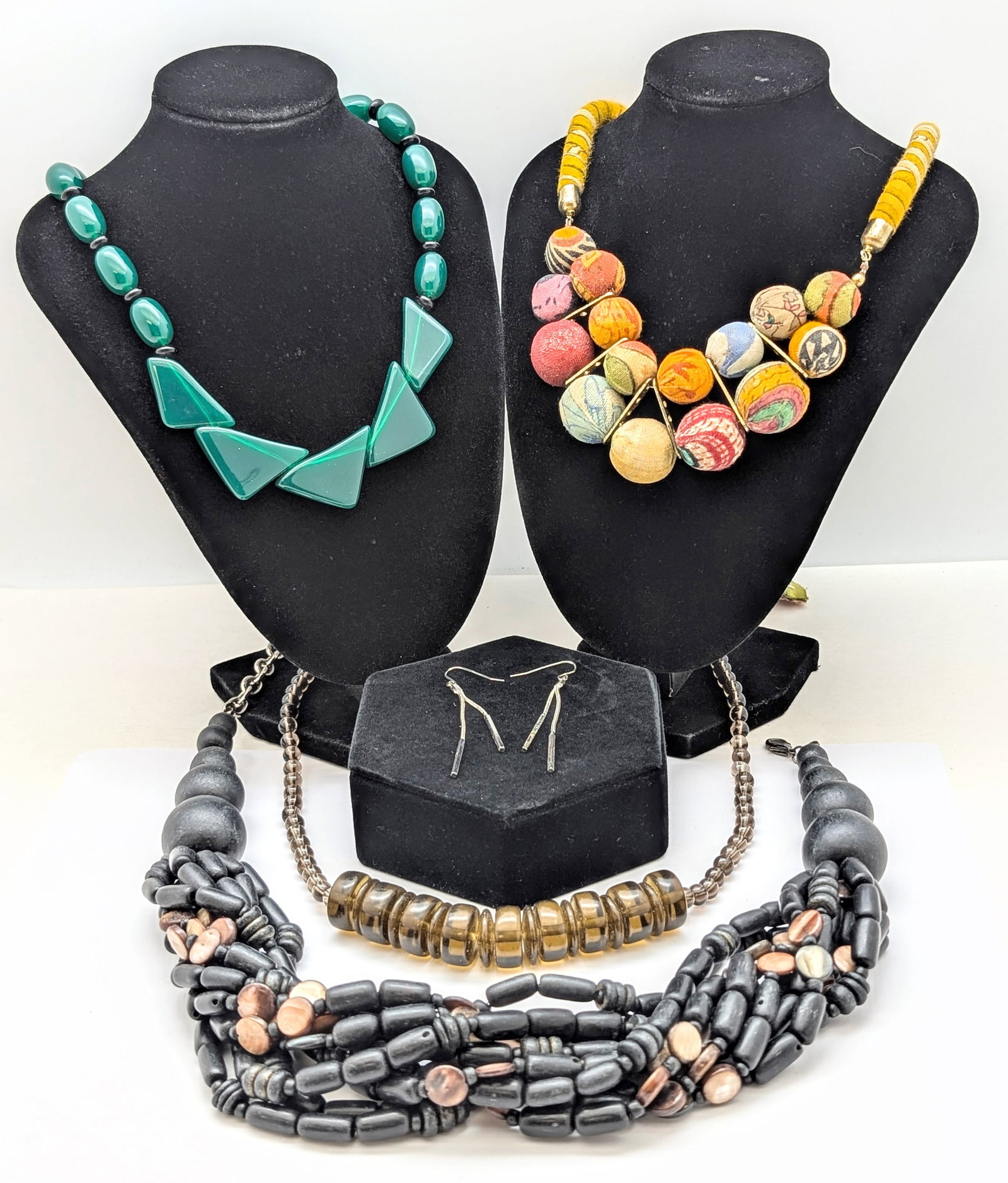 Lot of 5 Ladies Statement Necklaces and Drop Earrings (1 of 7)