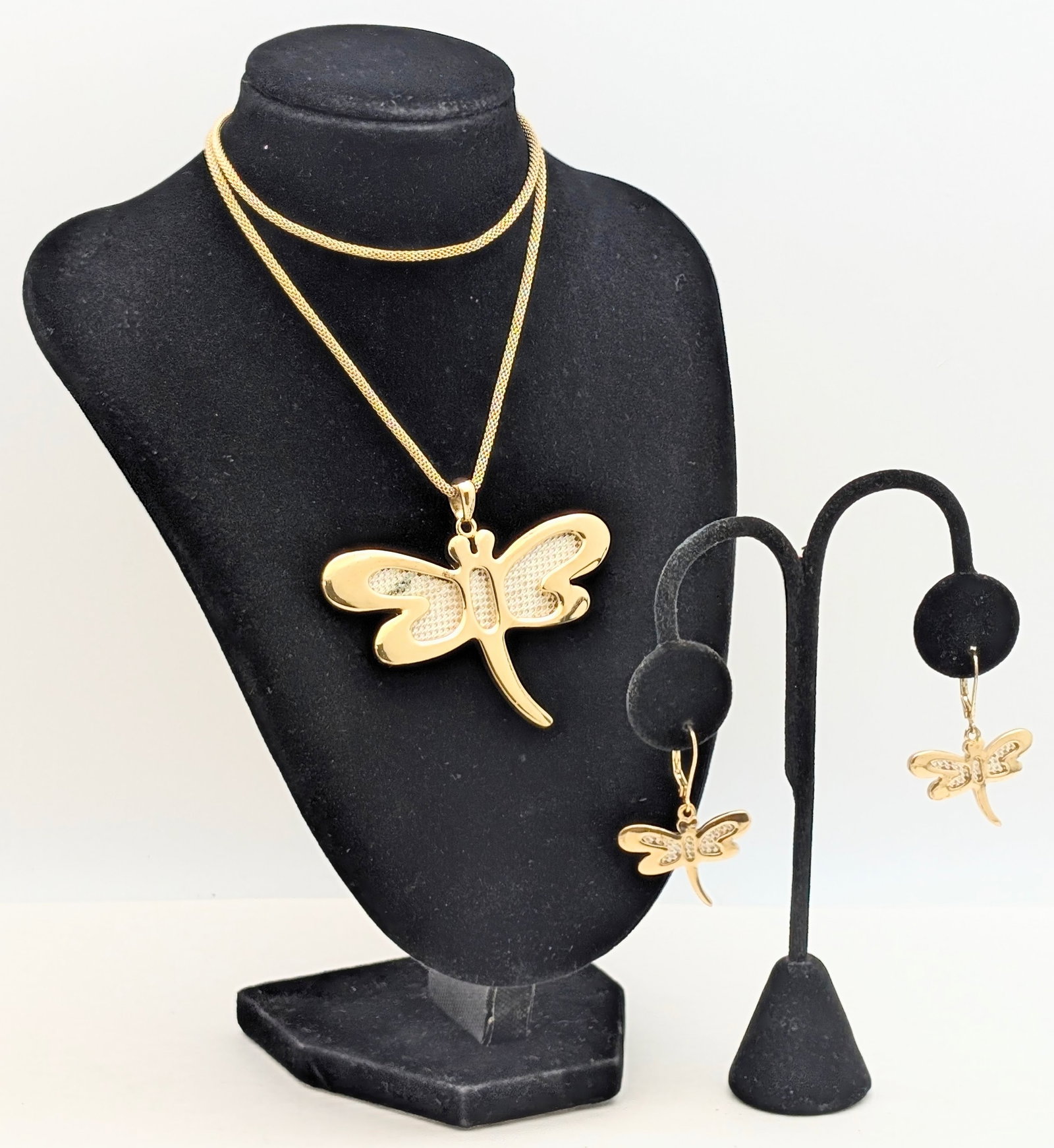 Dragonfly w/ Mesh Inlay Costume Necklace & Earrings Set: Jewelry