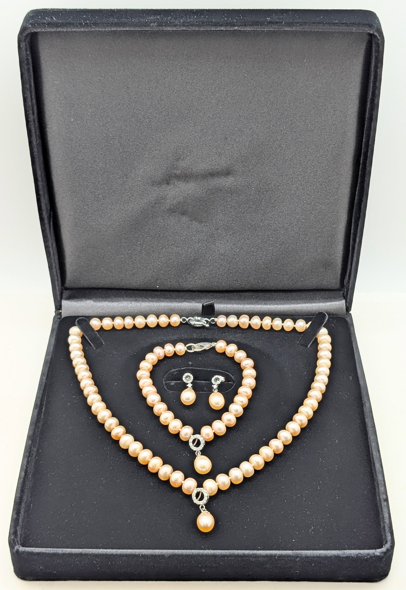 Peach Costume Pearls Necklace, Bracelet & Earrings Set: Jewelry