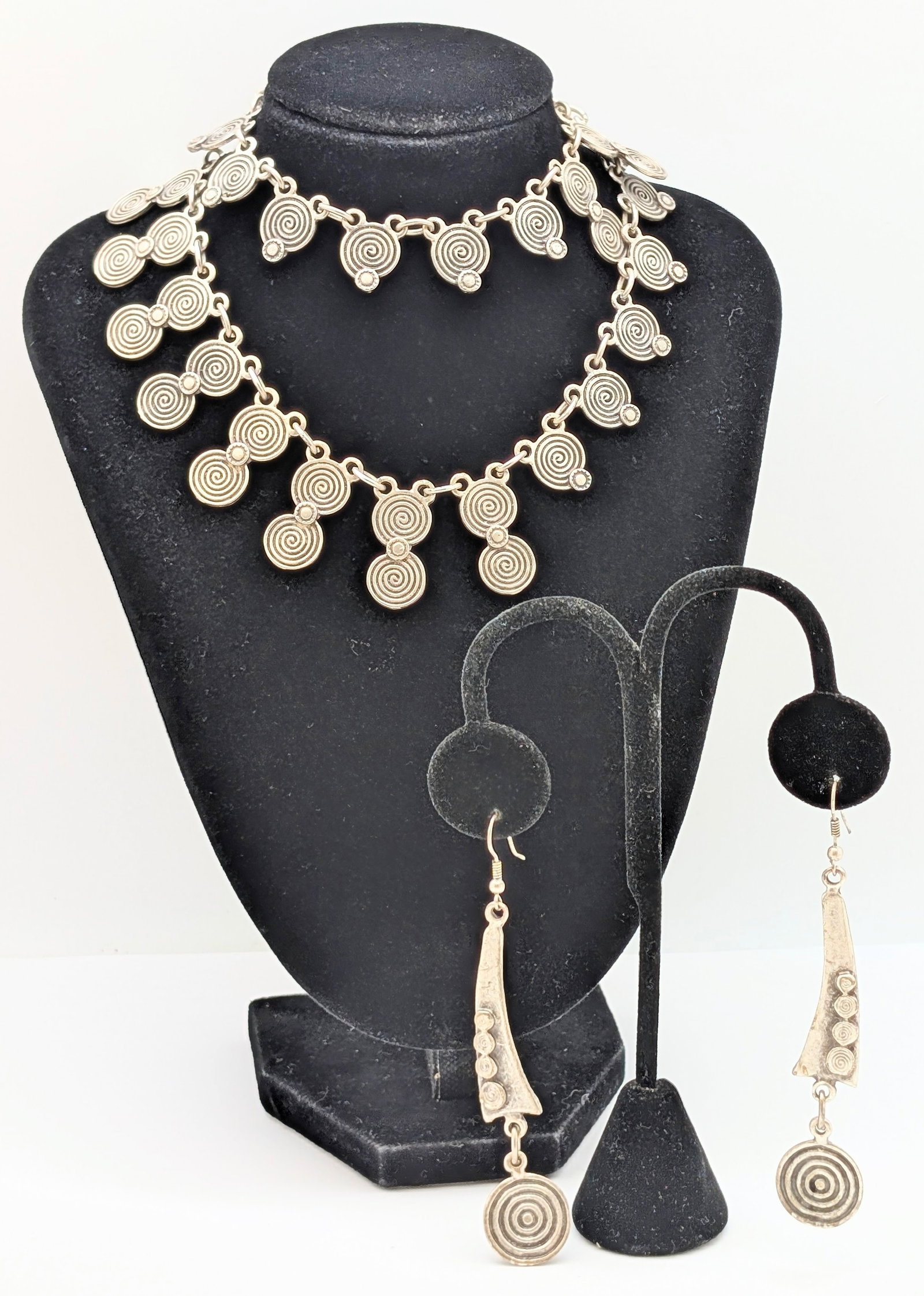 Spiral Geometric Necklace & Dangling Earring Set: Length: 20in
