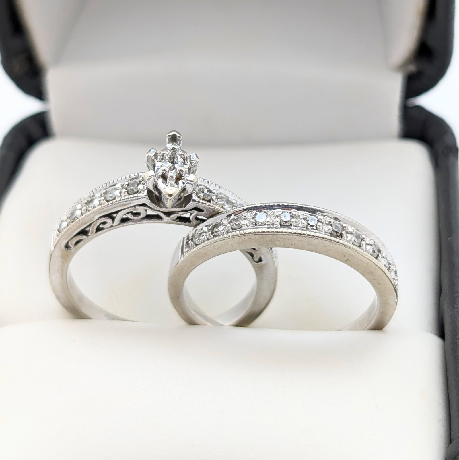 FEATURE 10K White Gold Diamond Engagement Ring w/ Filigree Design & Band - 5.59g: FEATURE Size: 6.75