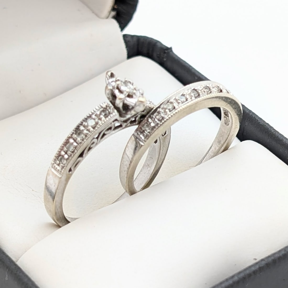 FEATURE 10K White Gold Diamond Engagement Ring w/ Filigree Design & Band - 5.59g - 2