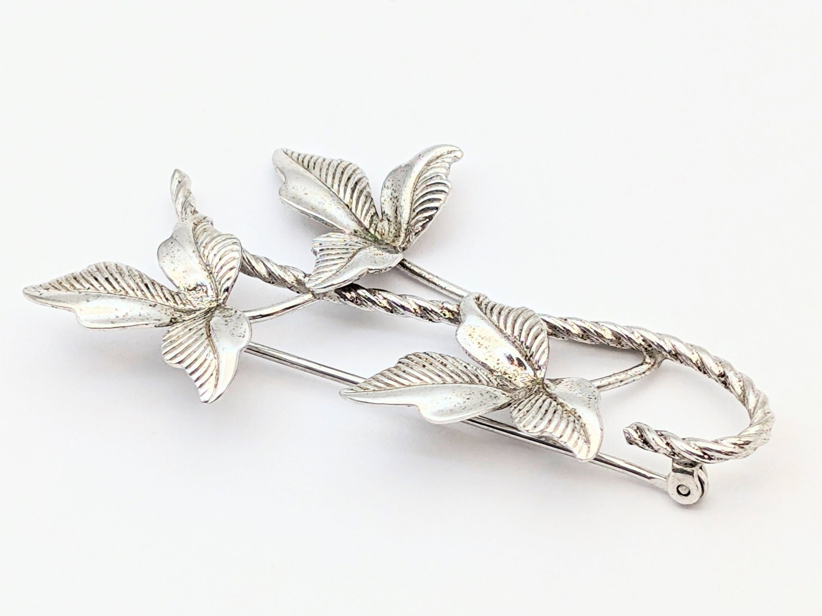 Vintage Sterling Silver Van Dell Floral Leaf Brooch: Length: 2in