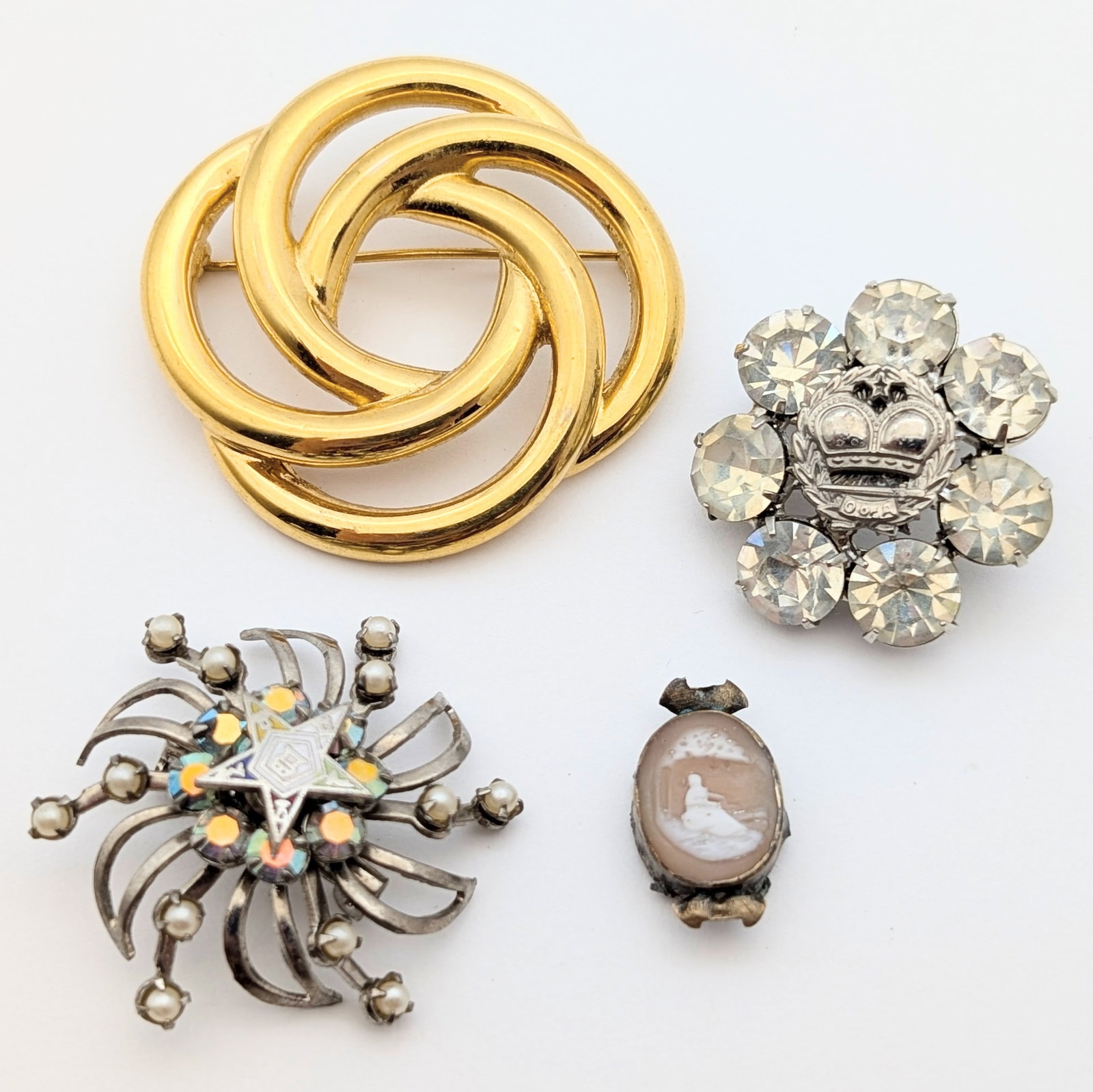 Lot of 4 Vintage Ladies Brooches- Monet, Crown, Starburst, Cameo,: Jewelry
