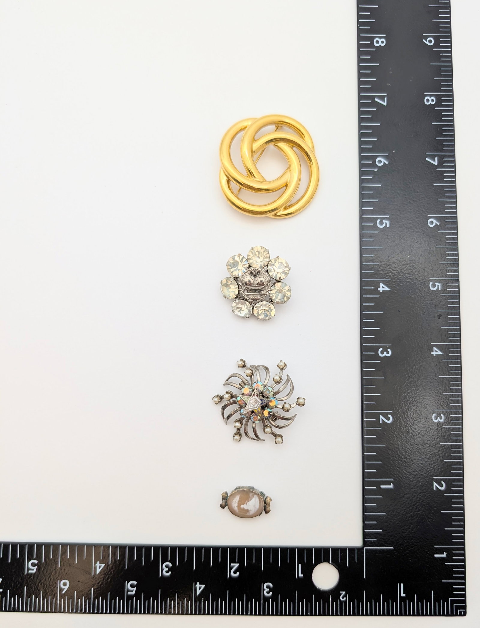Lot of 4 Vintage Ladies Brooches- Monet, Crown, Starburst, Cameo, - 7