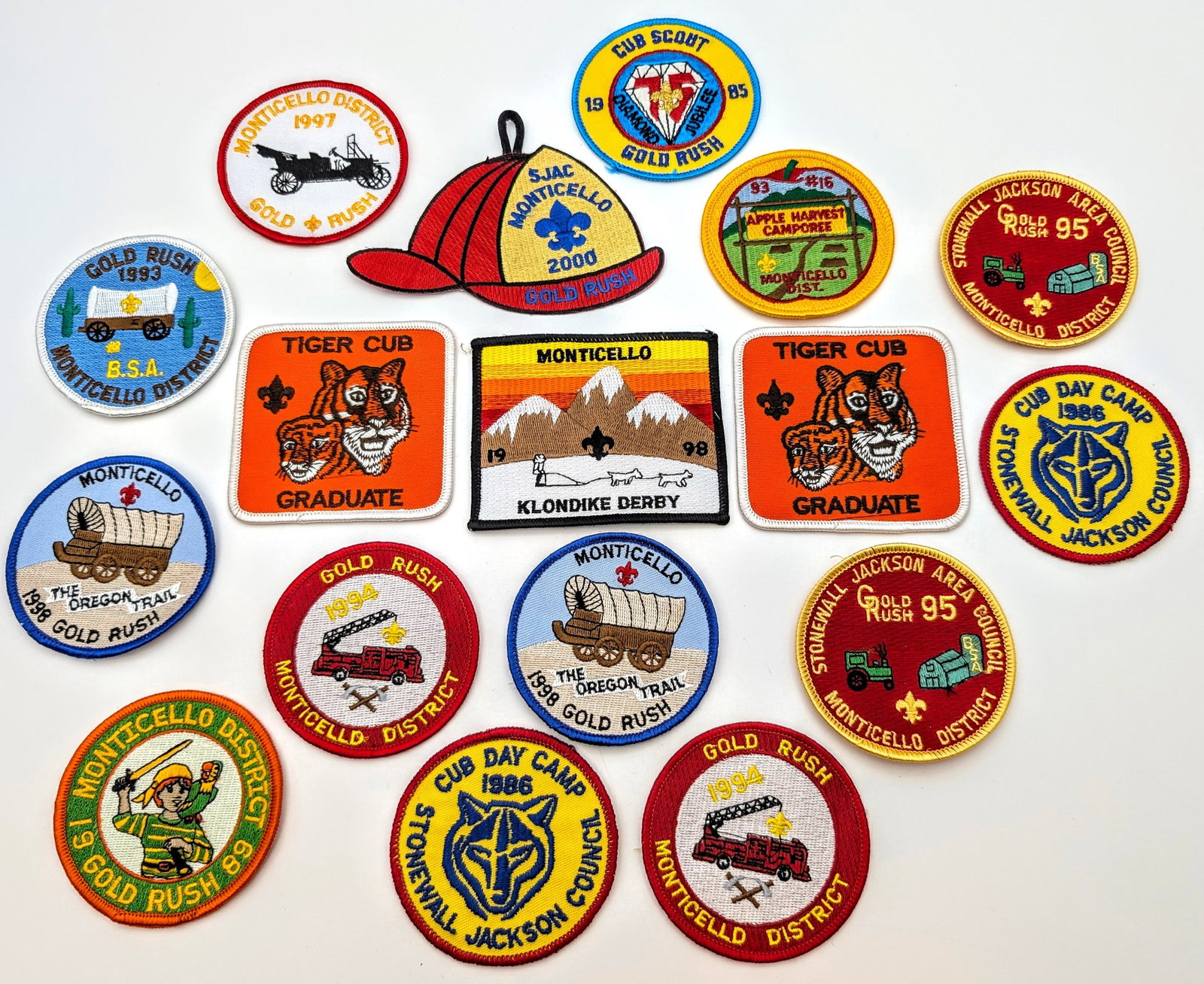 Large Lot of Vintage Boy Scouts of America Patches: Patches