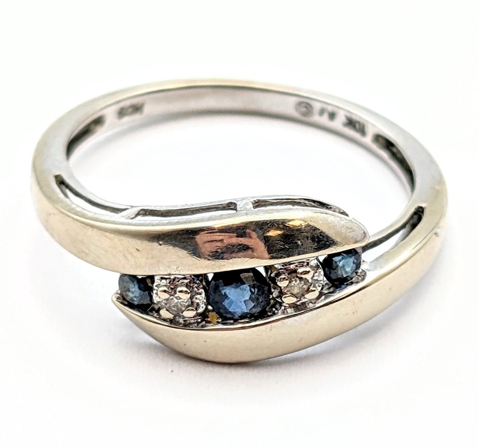 10k White Gold Eternity Style Ring w/ Sapphires and Diamond Chips- 2.15g: Size: 6.75