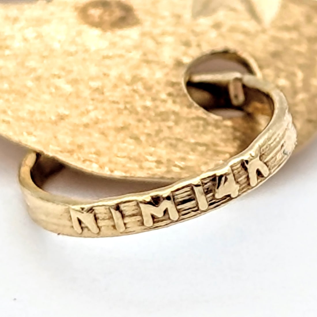 14k Gold "Mom" Heart Pendant Charm- .41g - 3