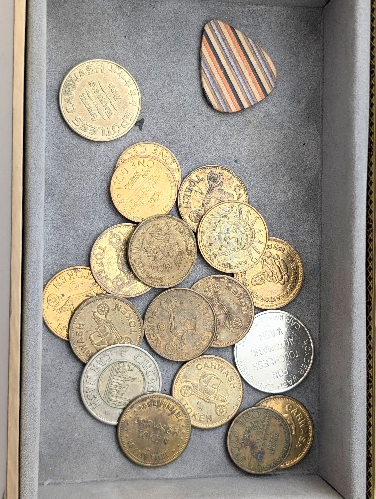 Large Lot of Vintage Items- Tokens, Medals, Patches, Watches, Trading Cards, ect - 6