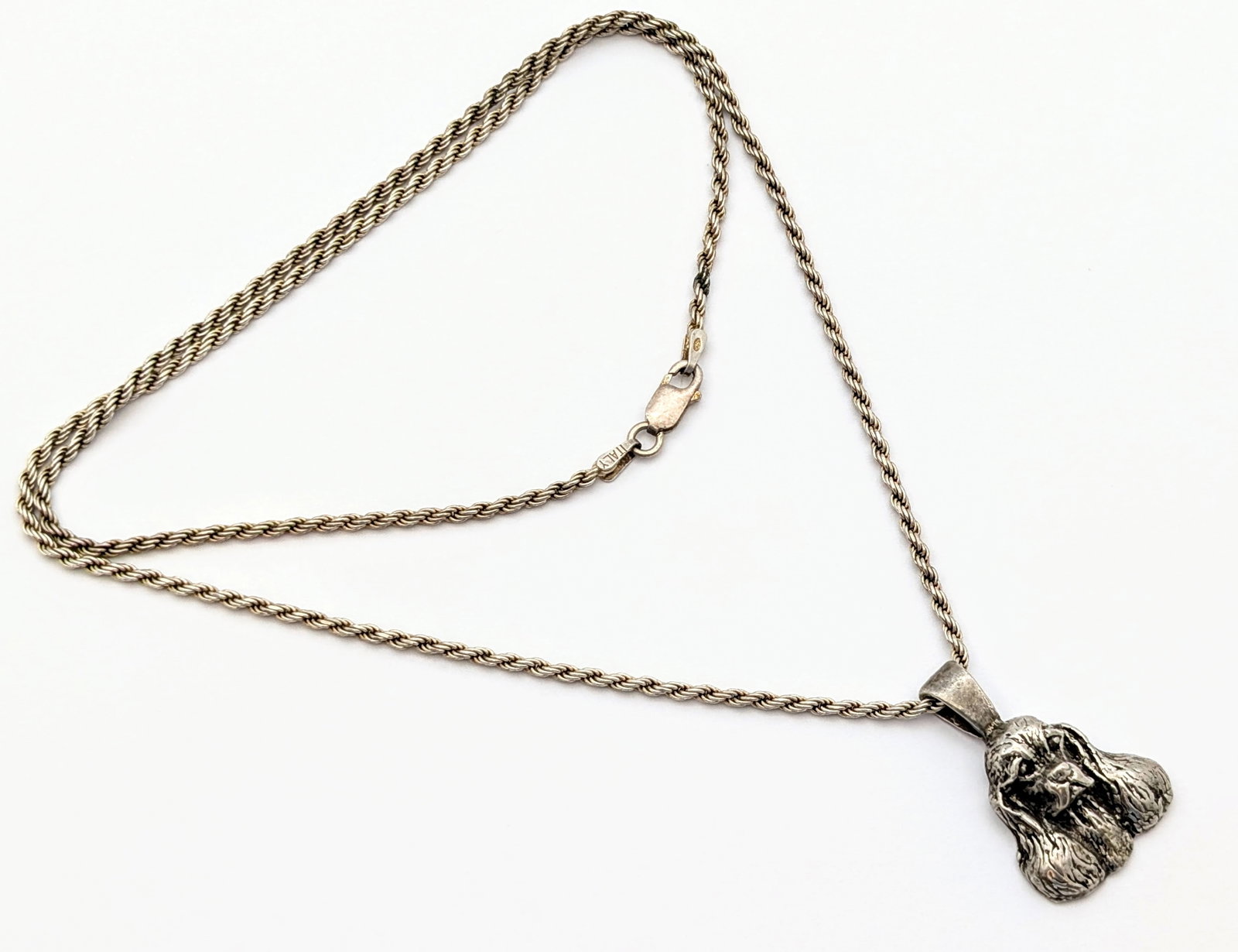 Vintage Sterling Silver Ladies Necklace w/ Spaniel Pendant: Length: 20in
