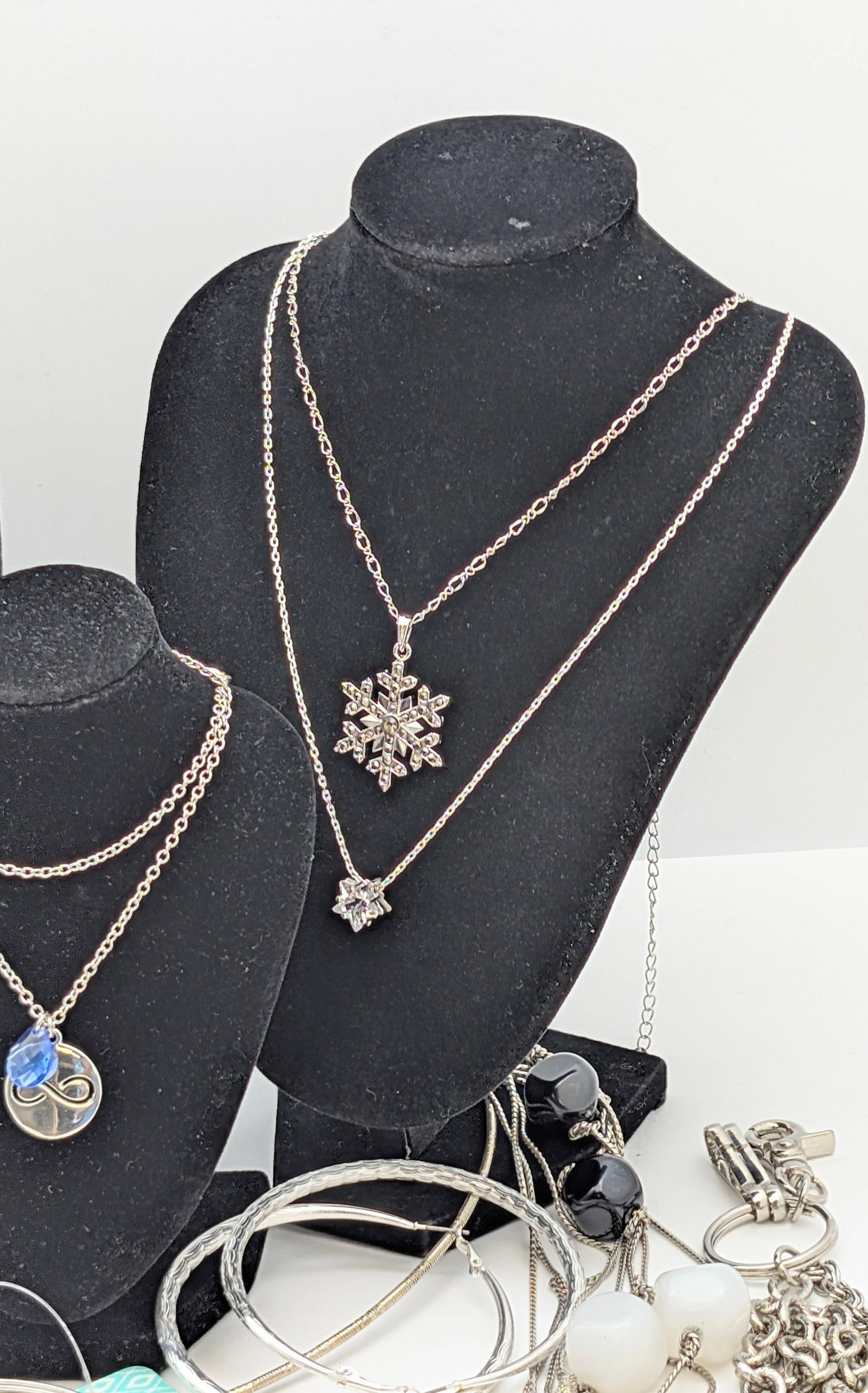 Large Lot of Ladies Silver Toned Jewelry- Necklaces, Bracelets, Pendants, ect - 4