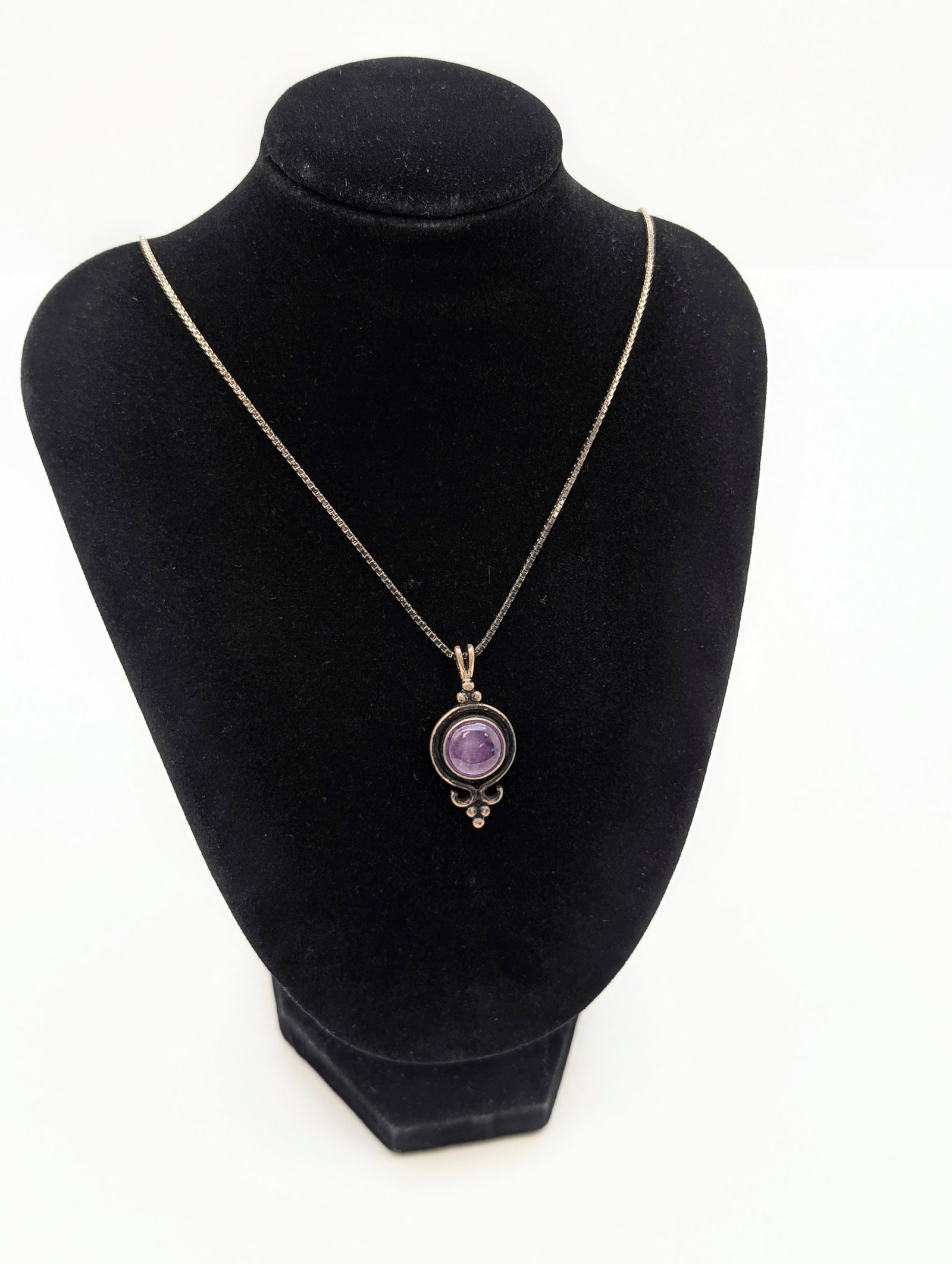 Stunning Vintage Sterling Silver Amethyst Necklace- 10.4g: Length: 22in