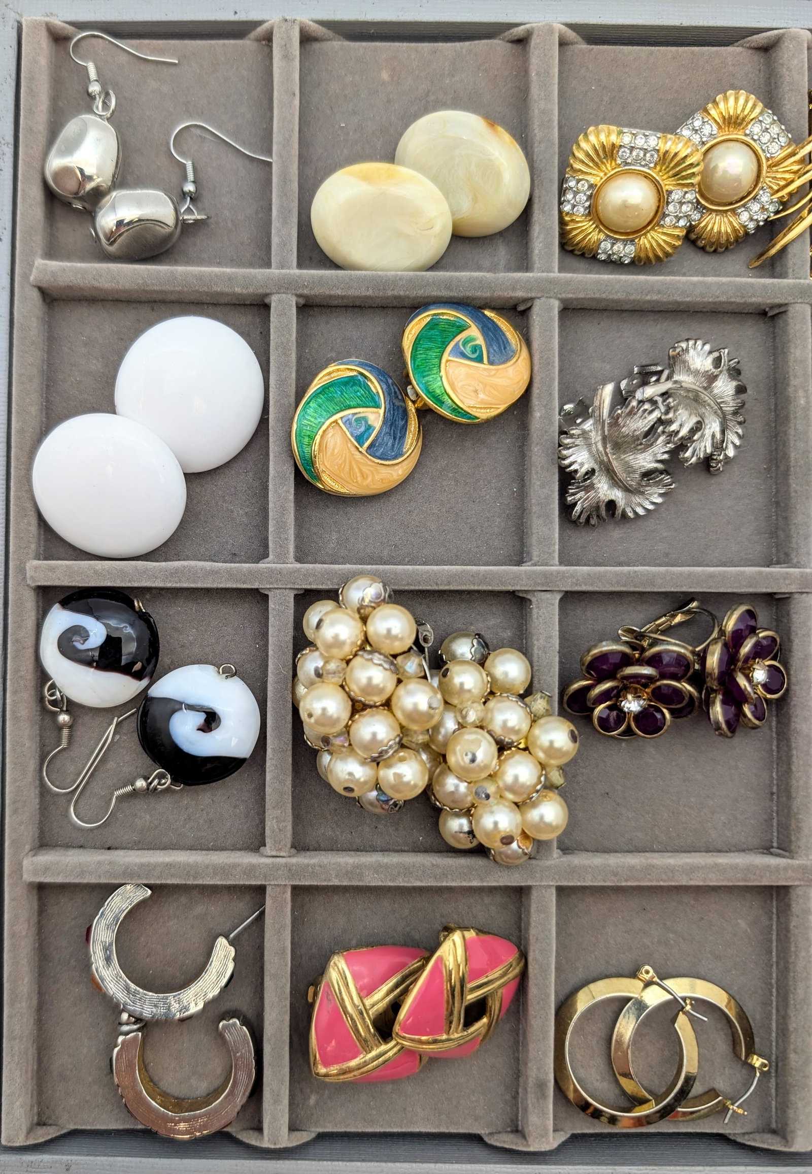 Large Lot of Ladies Earrings- Hoop, Dangled, Beaded, Studs, etc. - 2