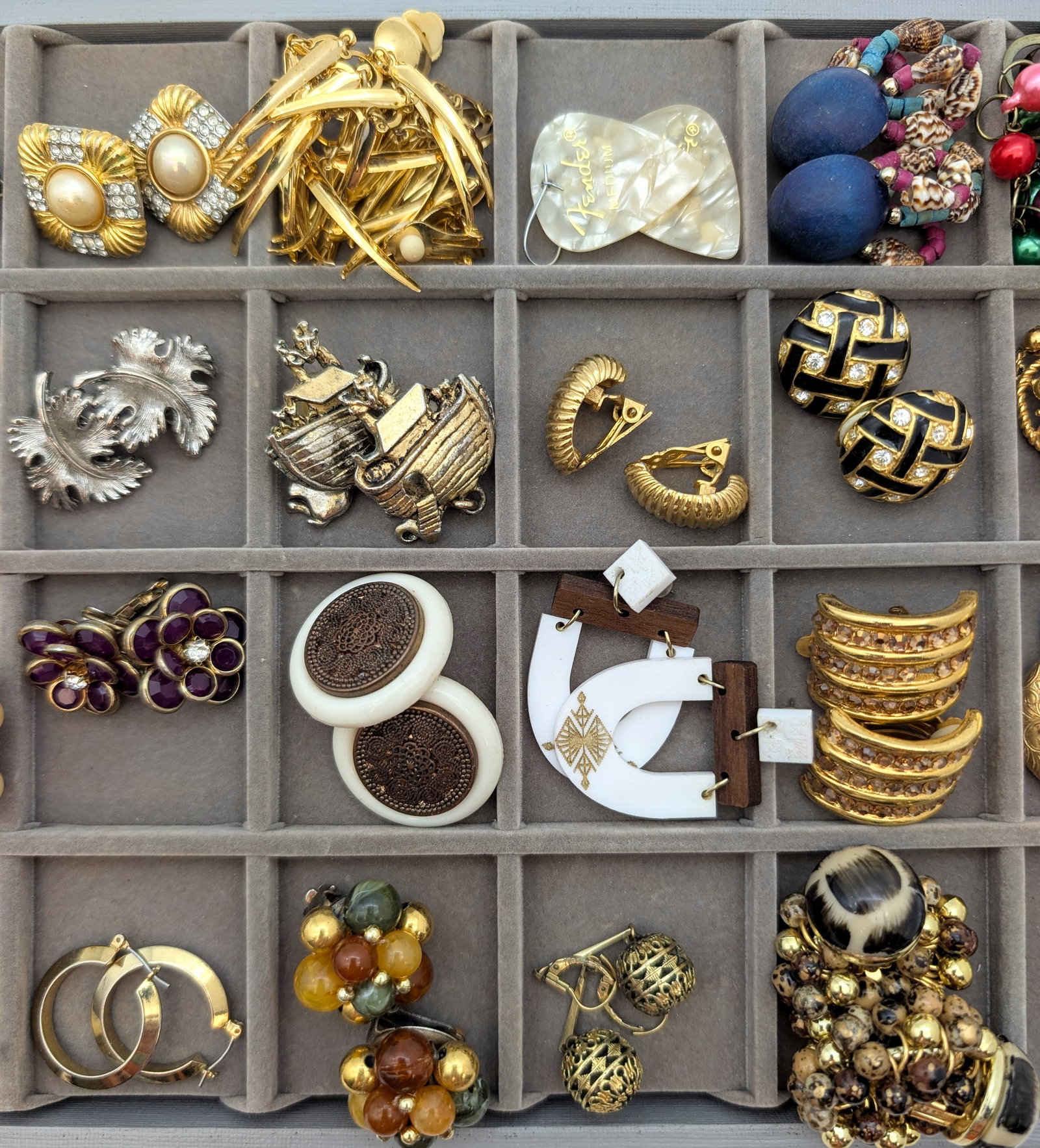 Large Lot of Ladies Earrings- Hoop, Dangled, Beaded, Studs, etc. - 3