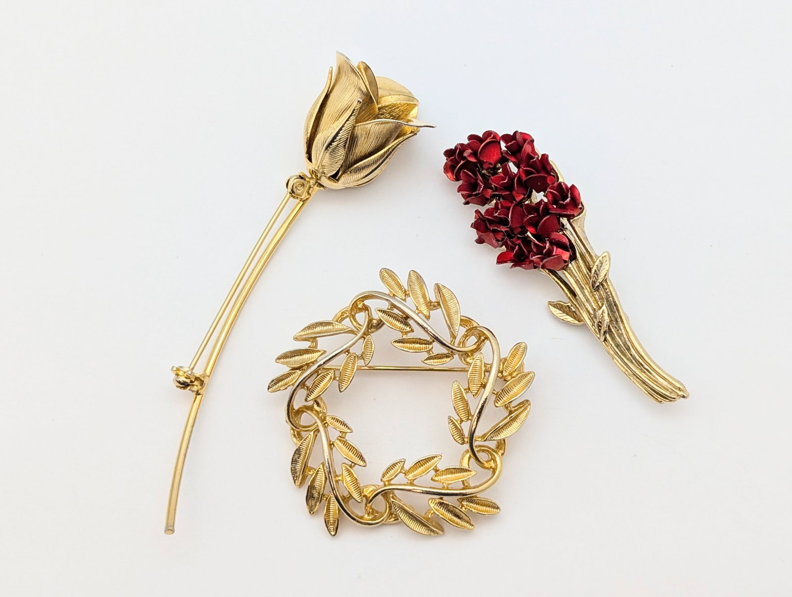 Lot of 7 Vintage Gold Toned Pins/Brooches- Rose, Leaf, Art Deco Style, etc - 4