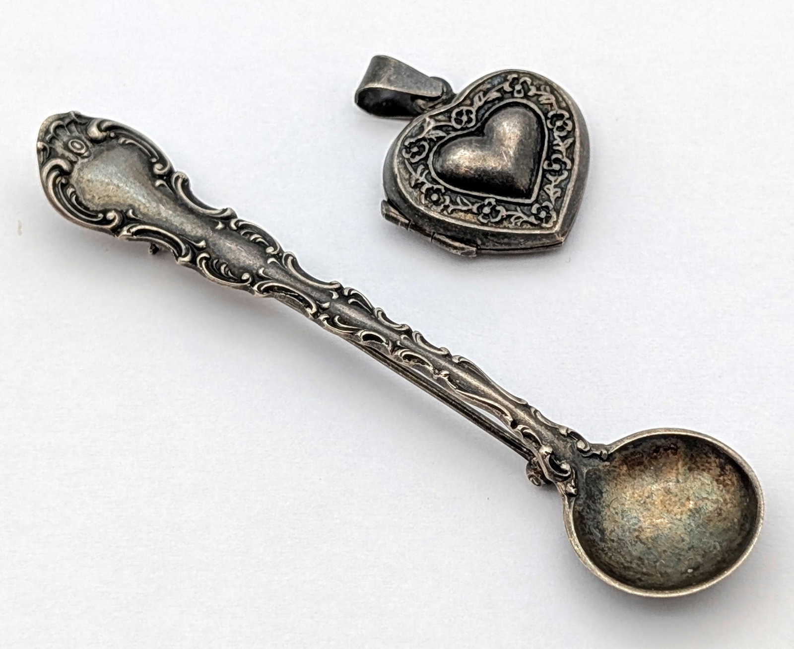 Lot of 2 Vintage Gorham Sterling Silver Pieces- Heart Pendant, Spoon Pin- 9.06g Total Weight: _