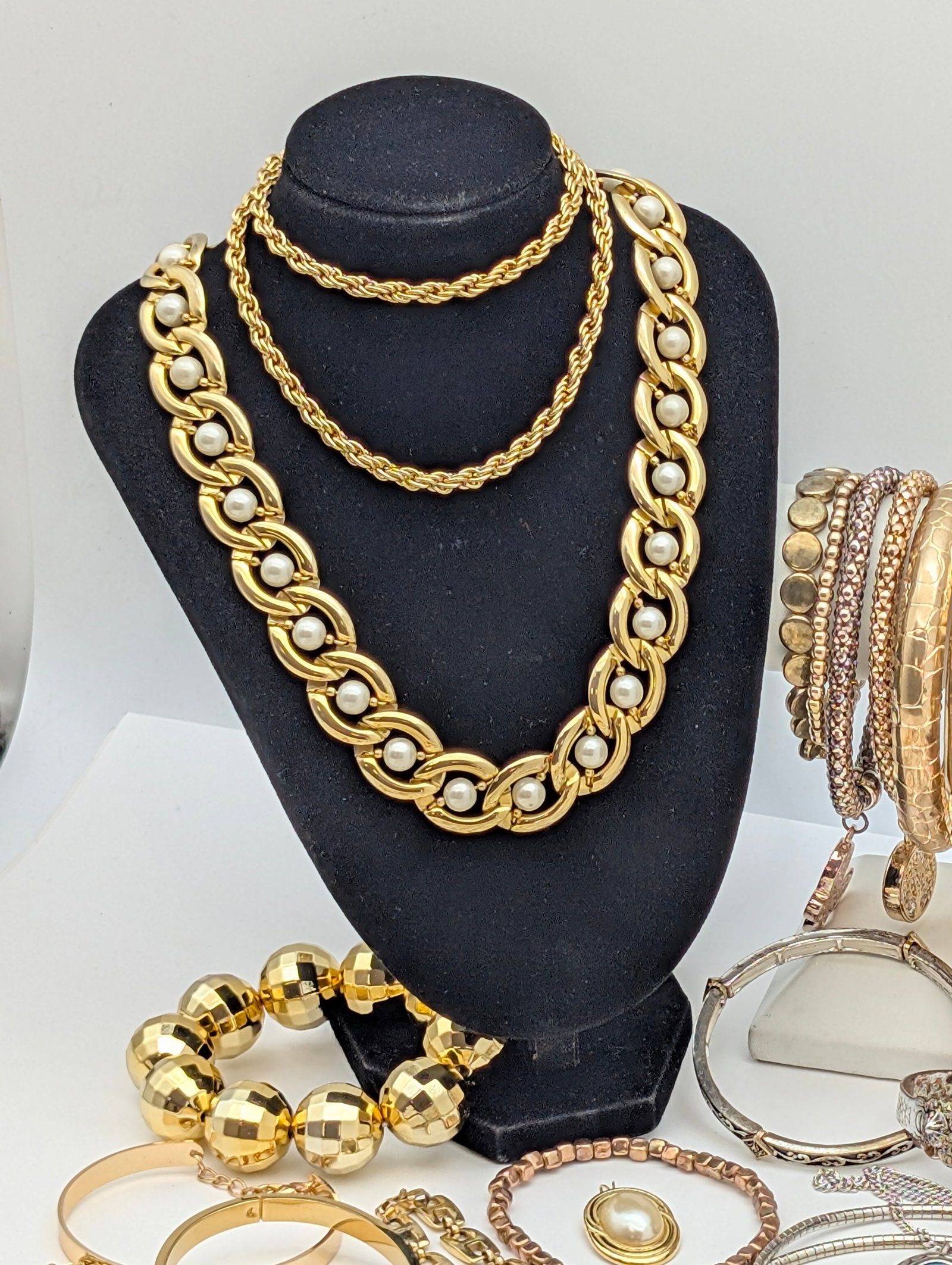 Large Lot of Costume Statement Jewelry- Necklaces, Bracelets, Earring, etc - 3