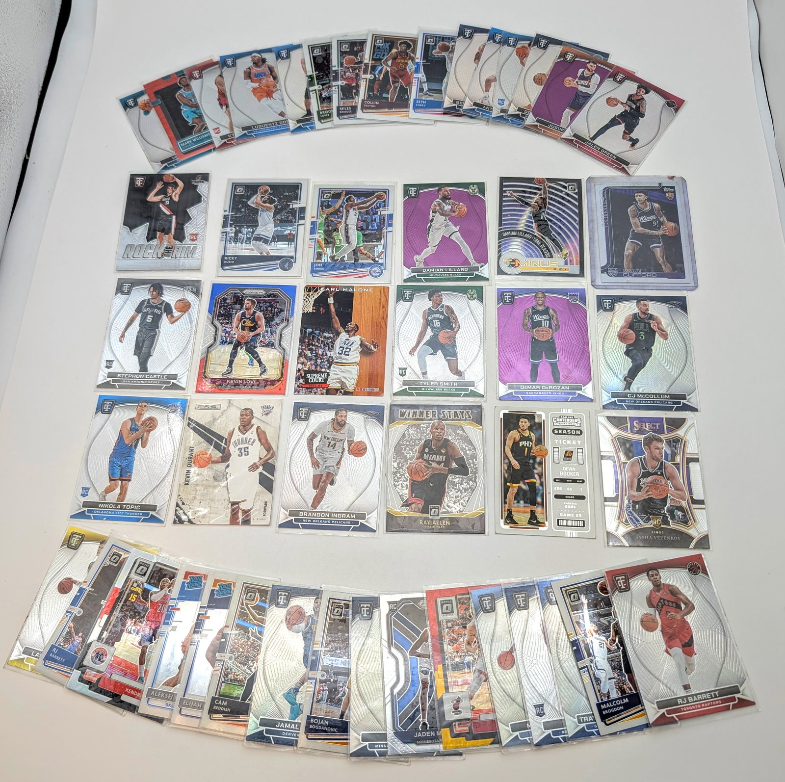 Large Lot of NBA Trading Cards: _