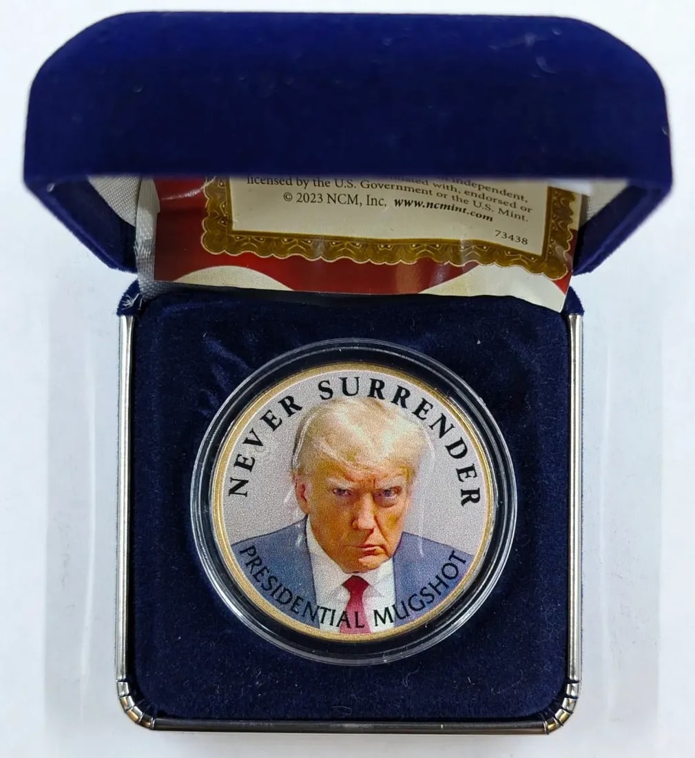 Commemorative "Never Surrender" Colorized Donald Trump- Eisenhower Dollar Coin: _