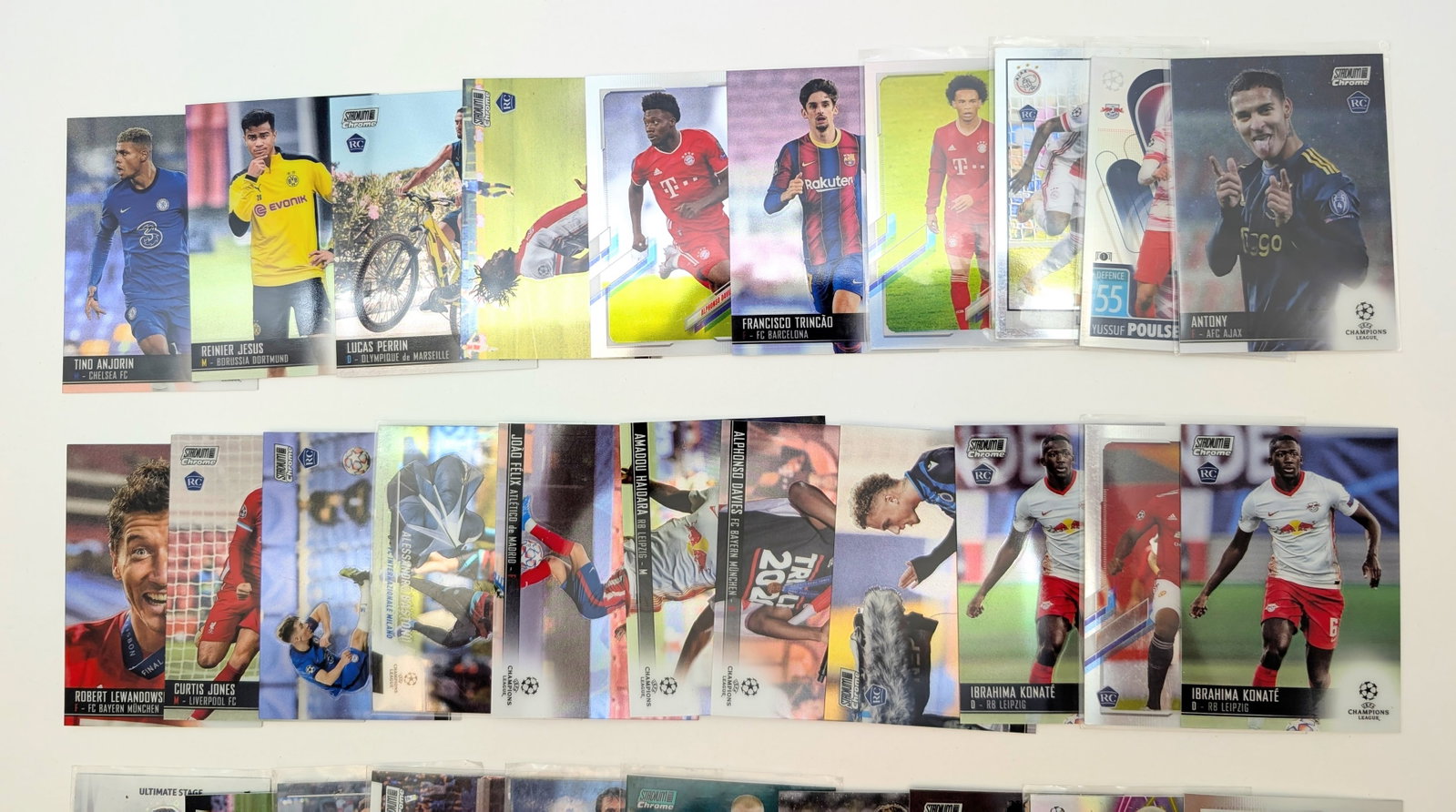 Large Lot of Topps UEFA Soccer Trading Cards - 3