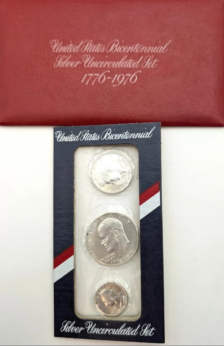 1976 US Mint Bicentennial Silver Uncirculated 3-Coin Set: _