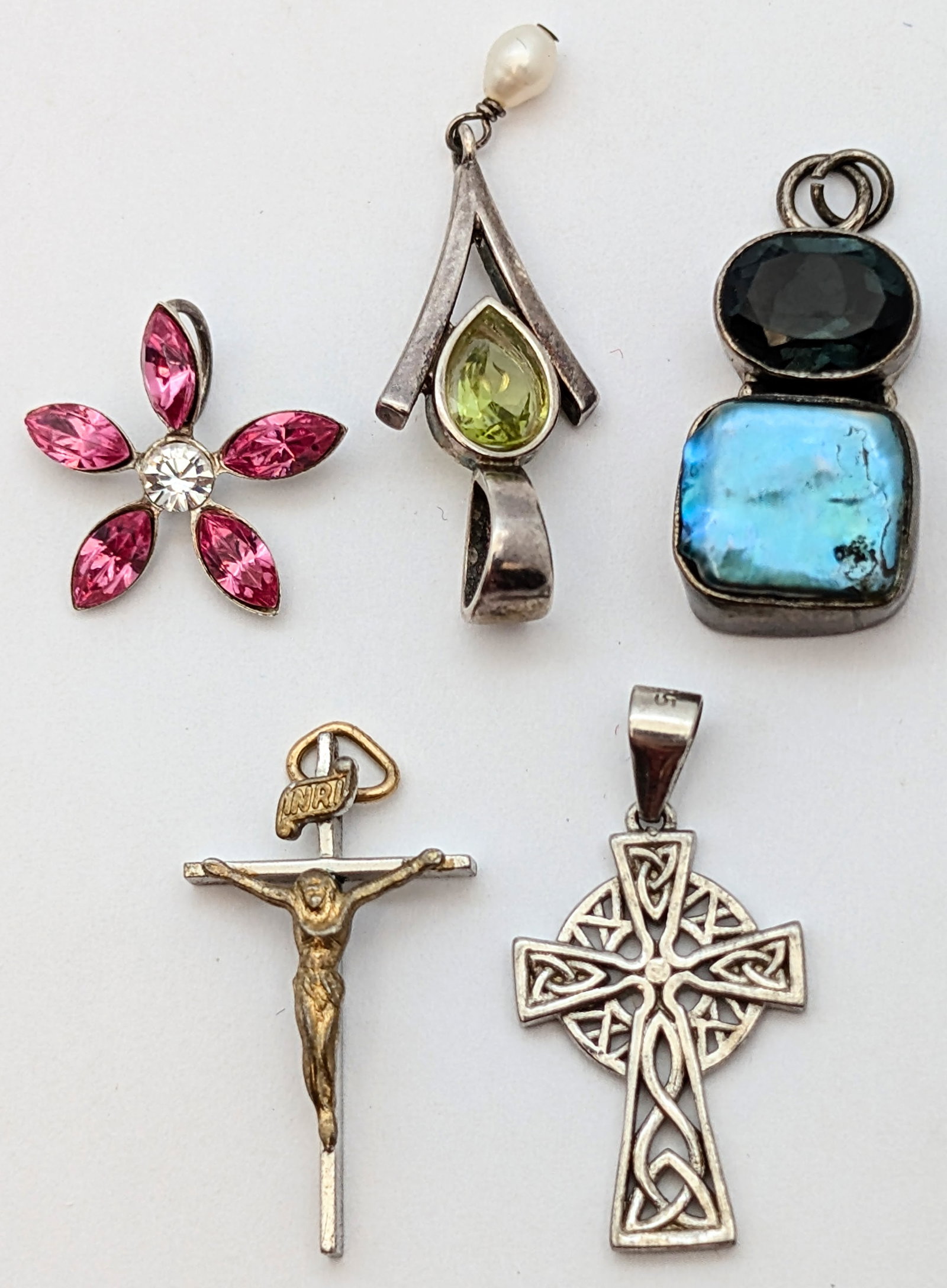 Lot of 5 Sterling Silver Pendants- Flower, Art Deco, Cross, etc: _