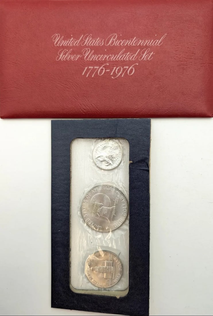 1976 US Mint Bicentennial Silver Uncirculated 3-Coin Set - 2