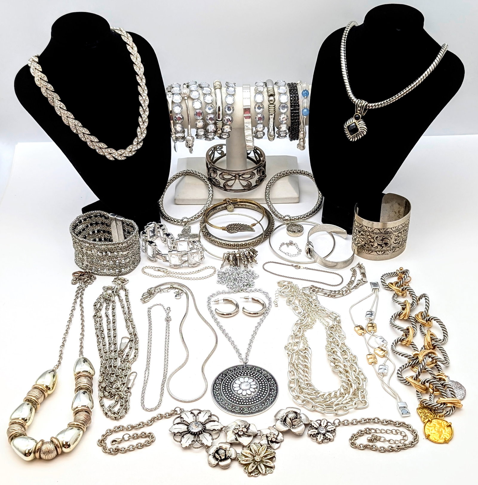 Large Lot of Costume Jewelry- Necklaces, Bracelets, etc (1 of 9)