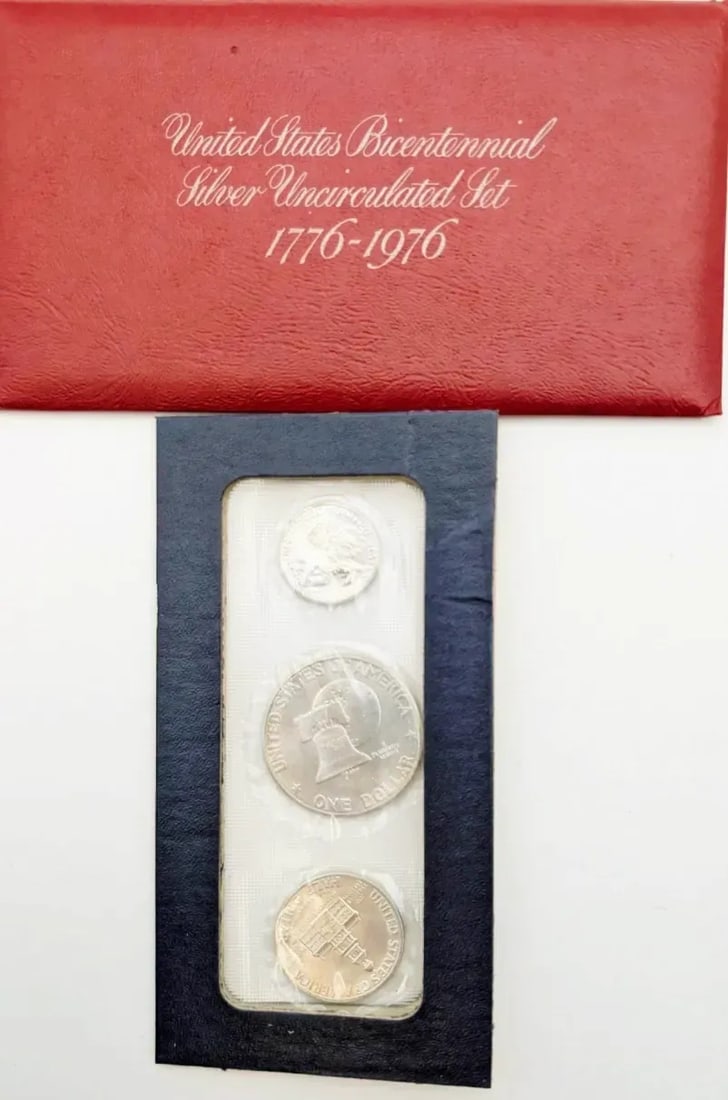 1976 US Mint Bicentennial Silver Uncirculated 3-Coin Set - 2
