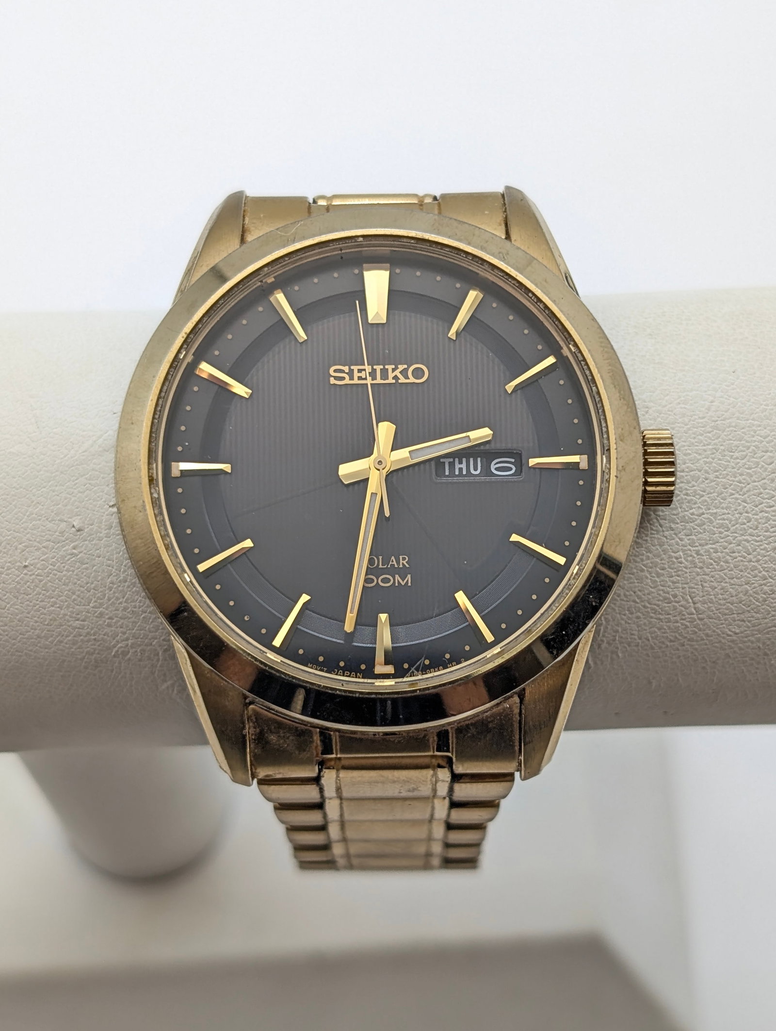FEATURE - Seiko Gold Toned Watch - 3