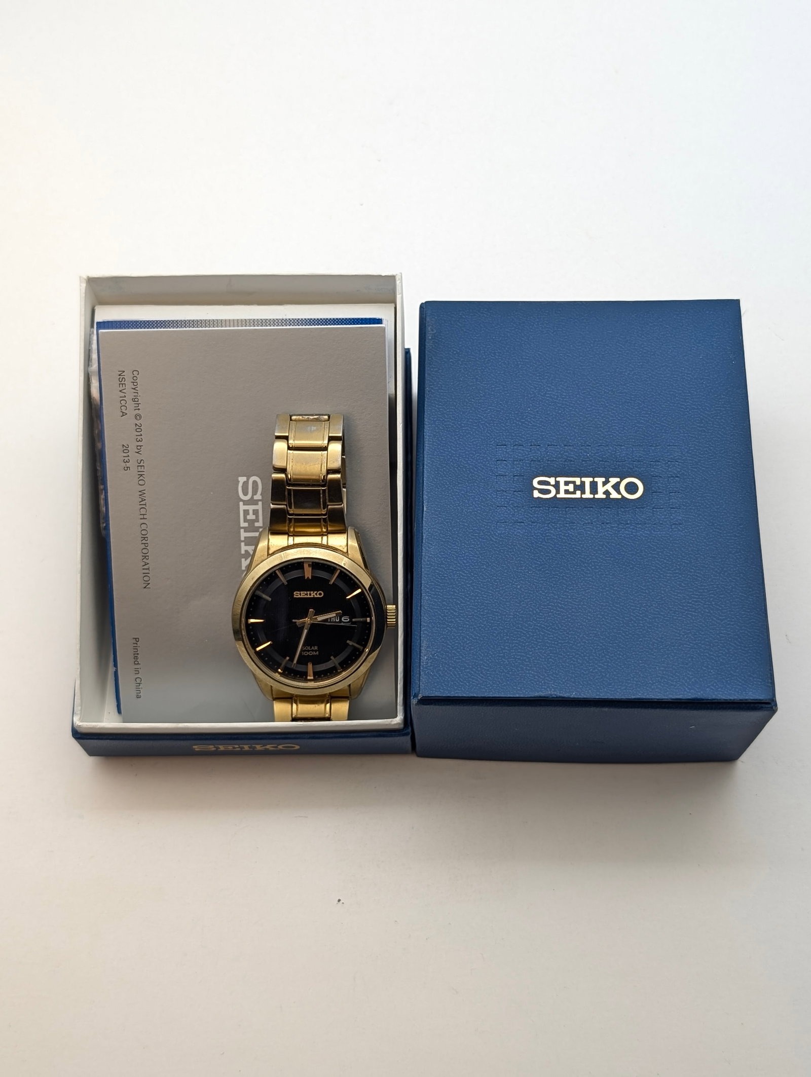 FEATURE - Seiko Gold Toned Watch - 7