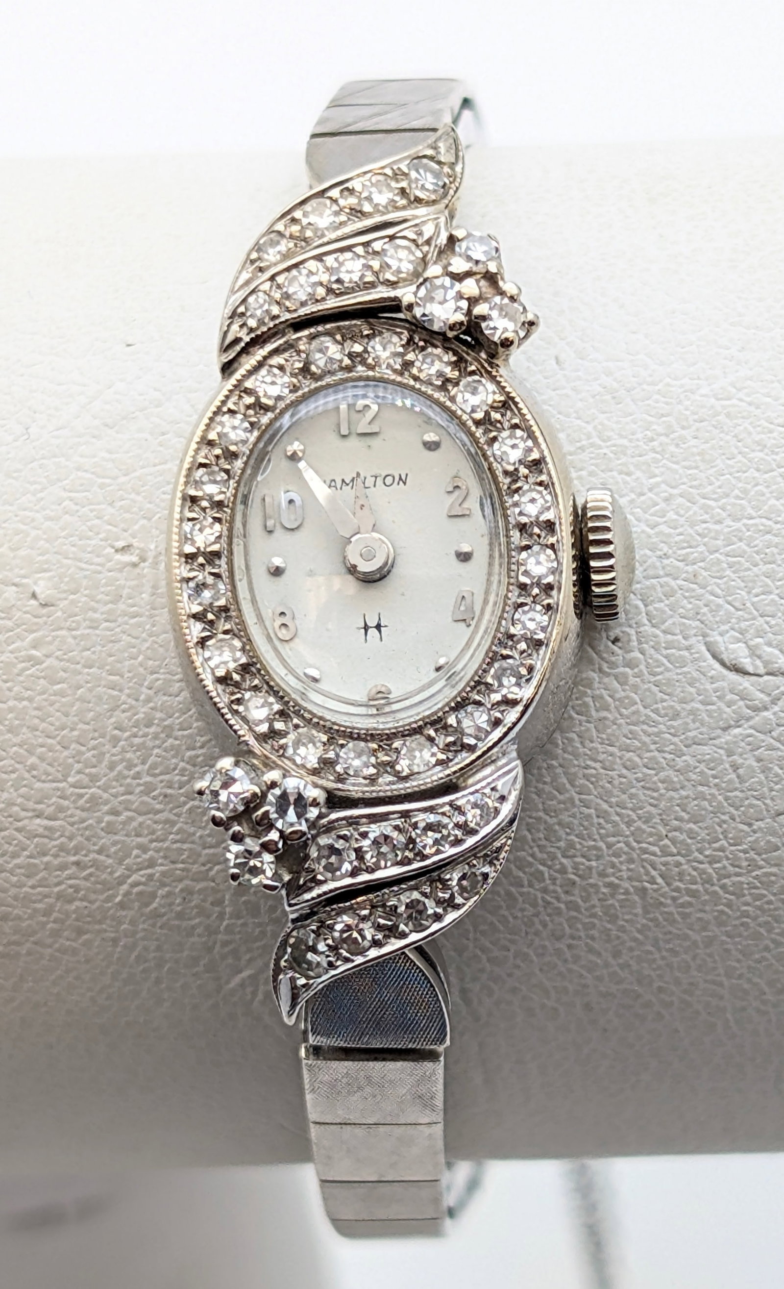 Feature -Beautiful 14k Vintage Hamilton Ladies Watch w/ Diamonds- 18.20g: _