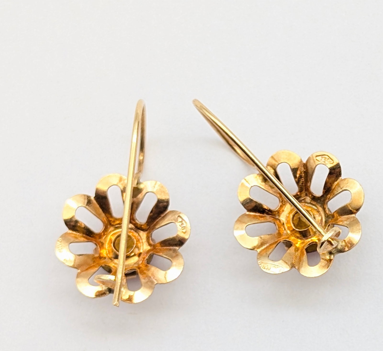 14k gold earrings with red center stones - 1.67 grams - 3