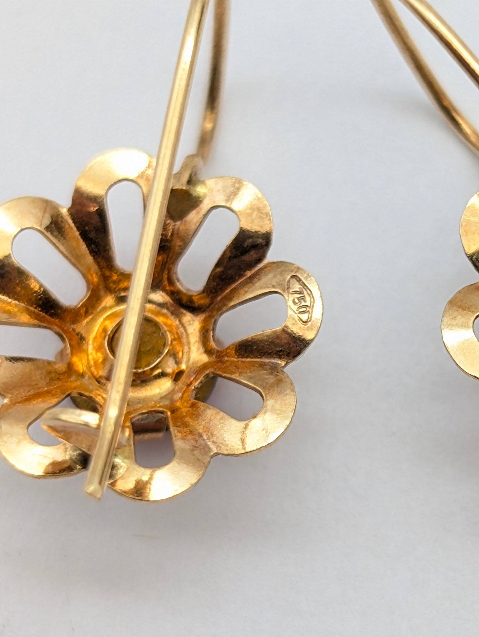 14k gold earrings with red center stones - 1.67 grams - 4