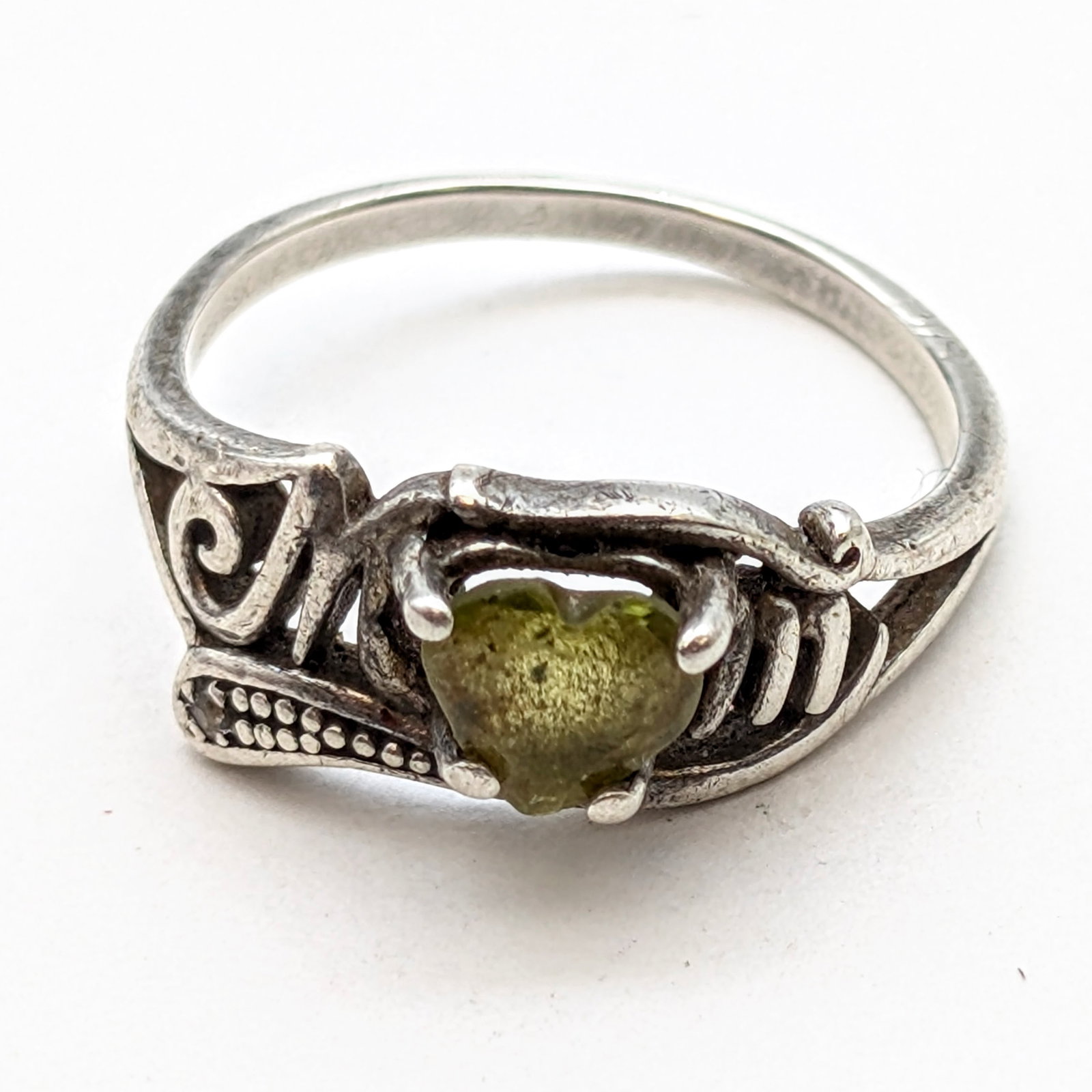 Classic Sterling Silver "Mom" Ring w/ Green Heart Stone - 2
