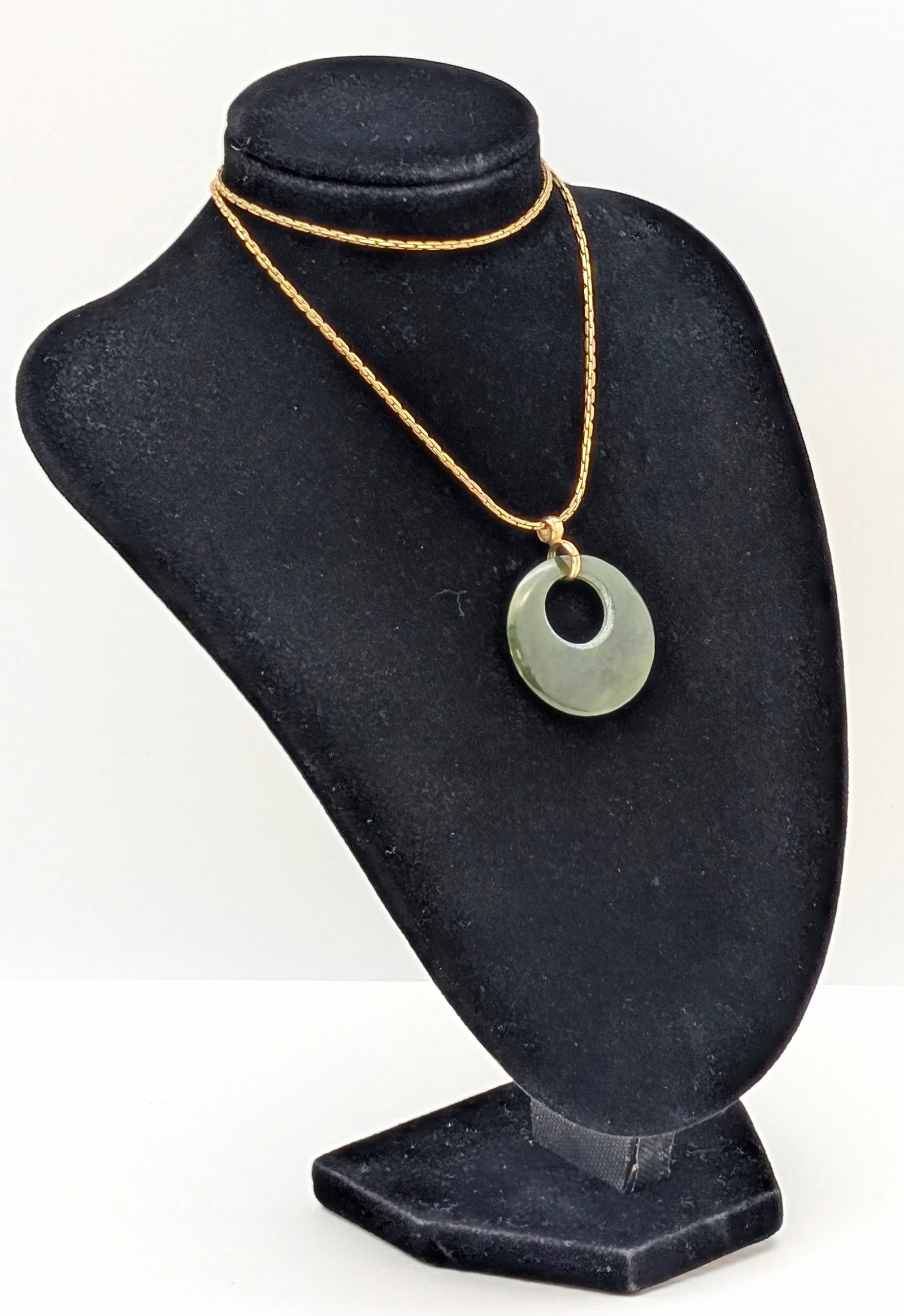 Classic Gold Filled Necklace w/ Dark Green Disc Ring Pendant: _