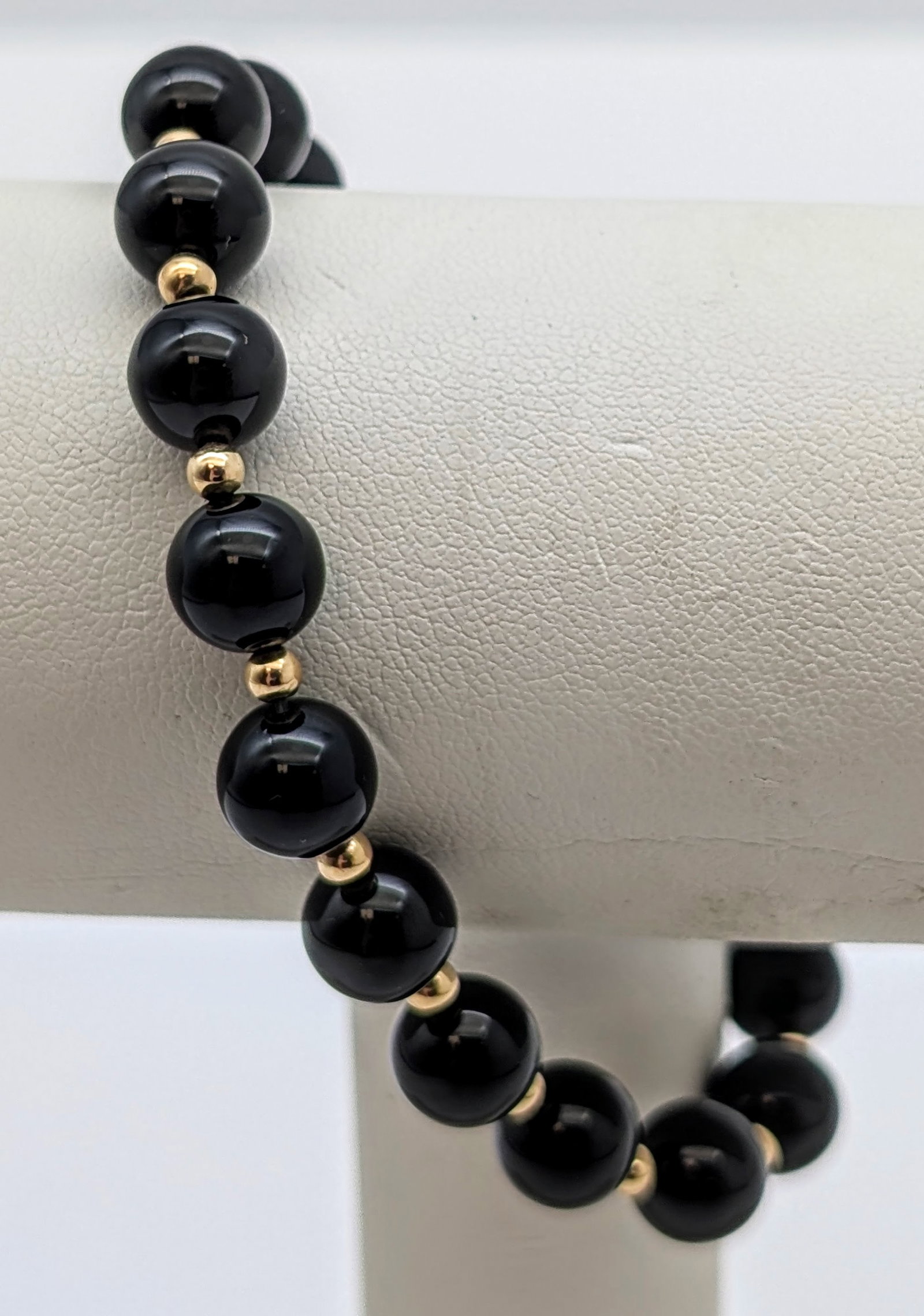 Classic 14k Gold and Black Onyx Beaded Bracelet: Length:7.5in