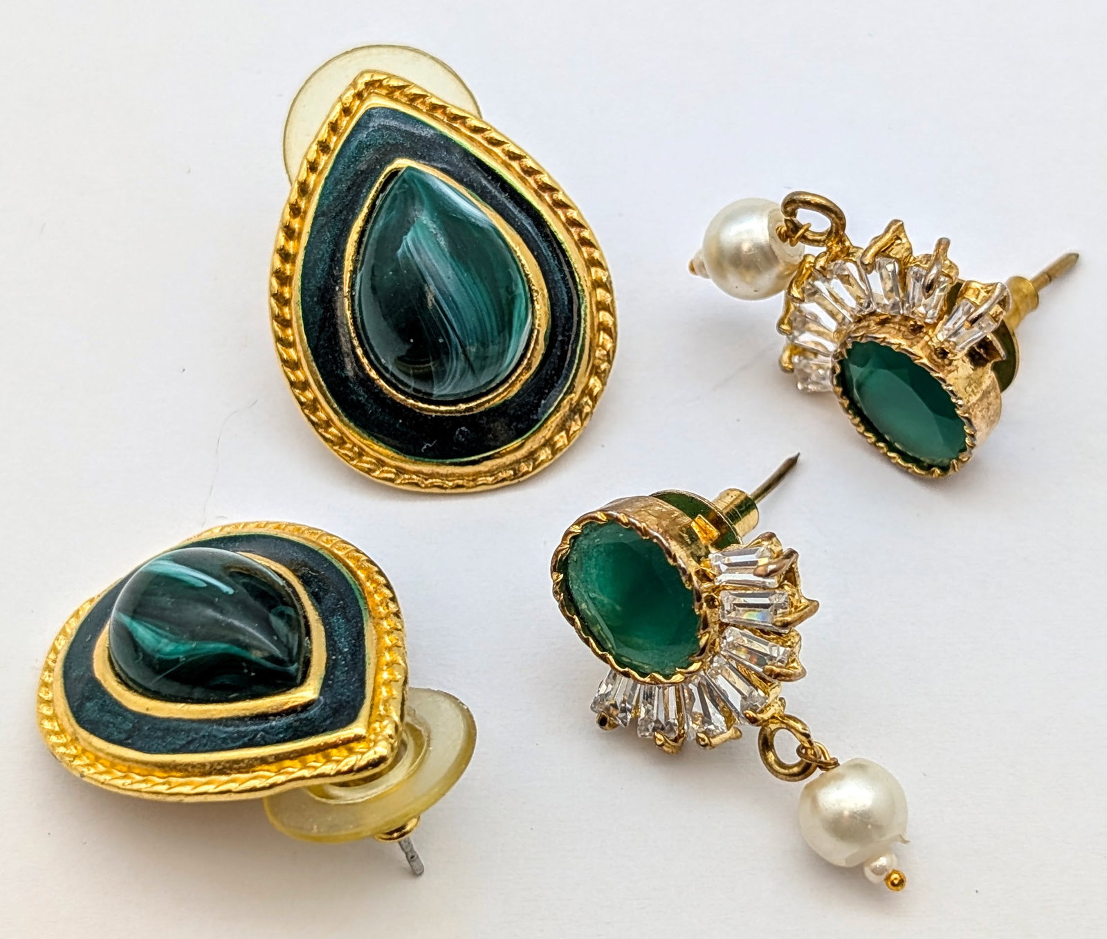 Lot of 5 Vintage Costume Earrings- Gold Toned, Silver Toned - 3