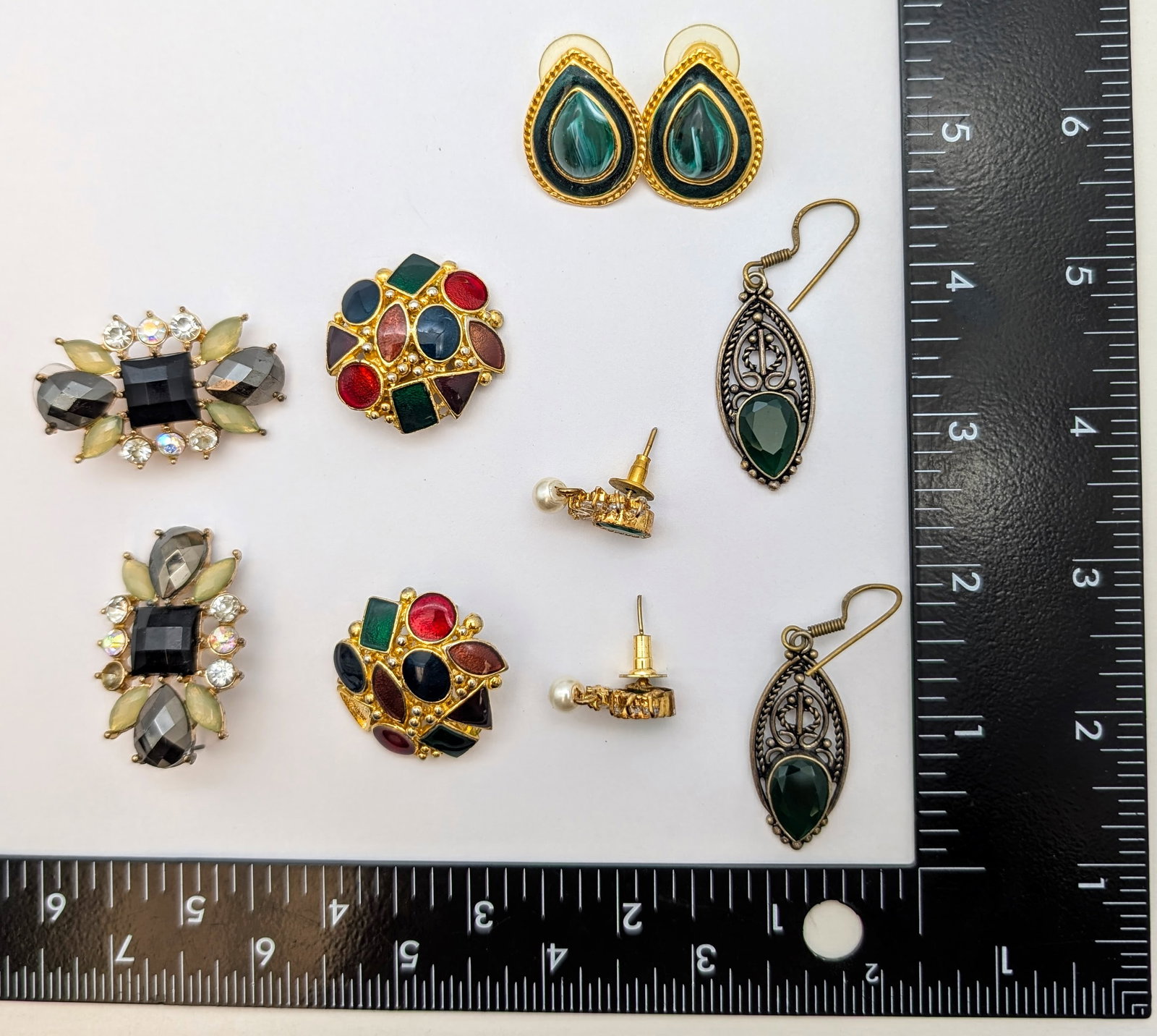 Lot of 5 Vintage Costume Earrings- Gold Toned, Silver Toned - 6